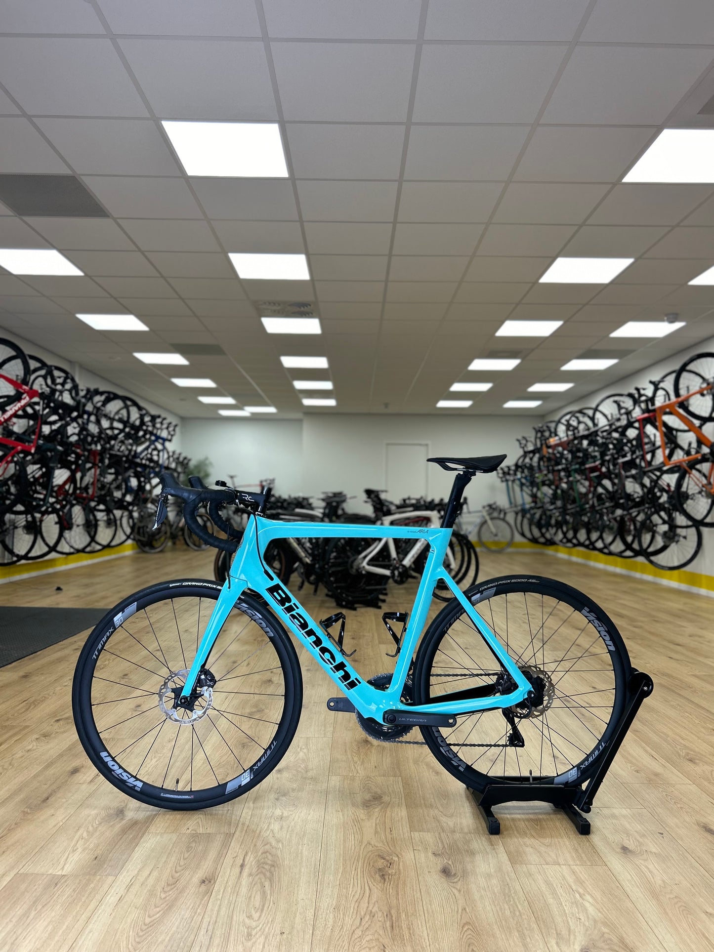 Bianchi Aria E-Bike Di2 Carbon Disc Racefiets