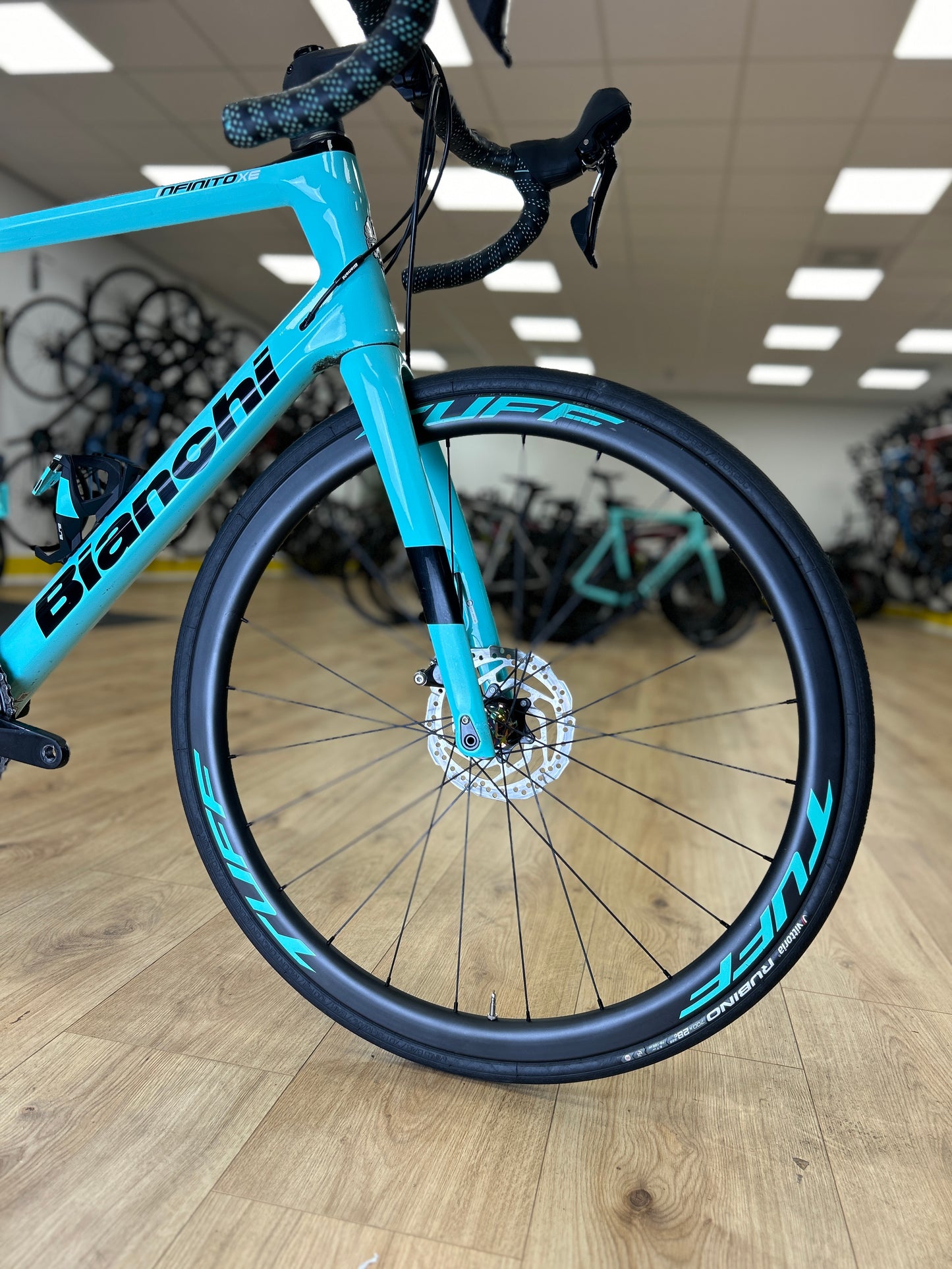 Bianchi Infinito Carbon Disc Racefiets