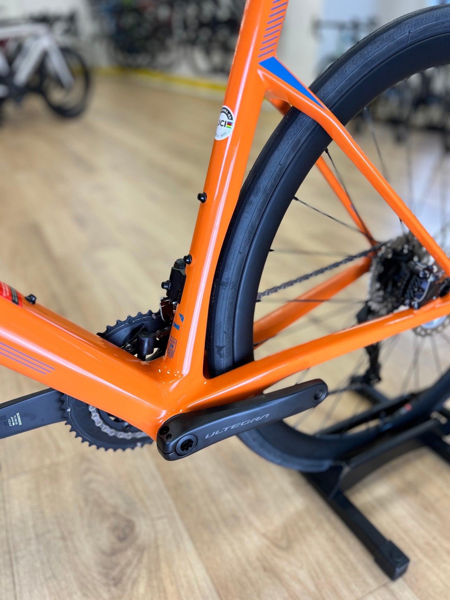 NIEUW BMC RoadMachine One Di2 Carbon Disc Racefiets