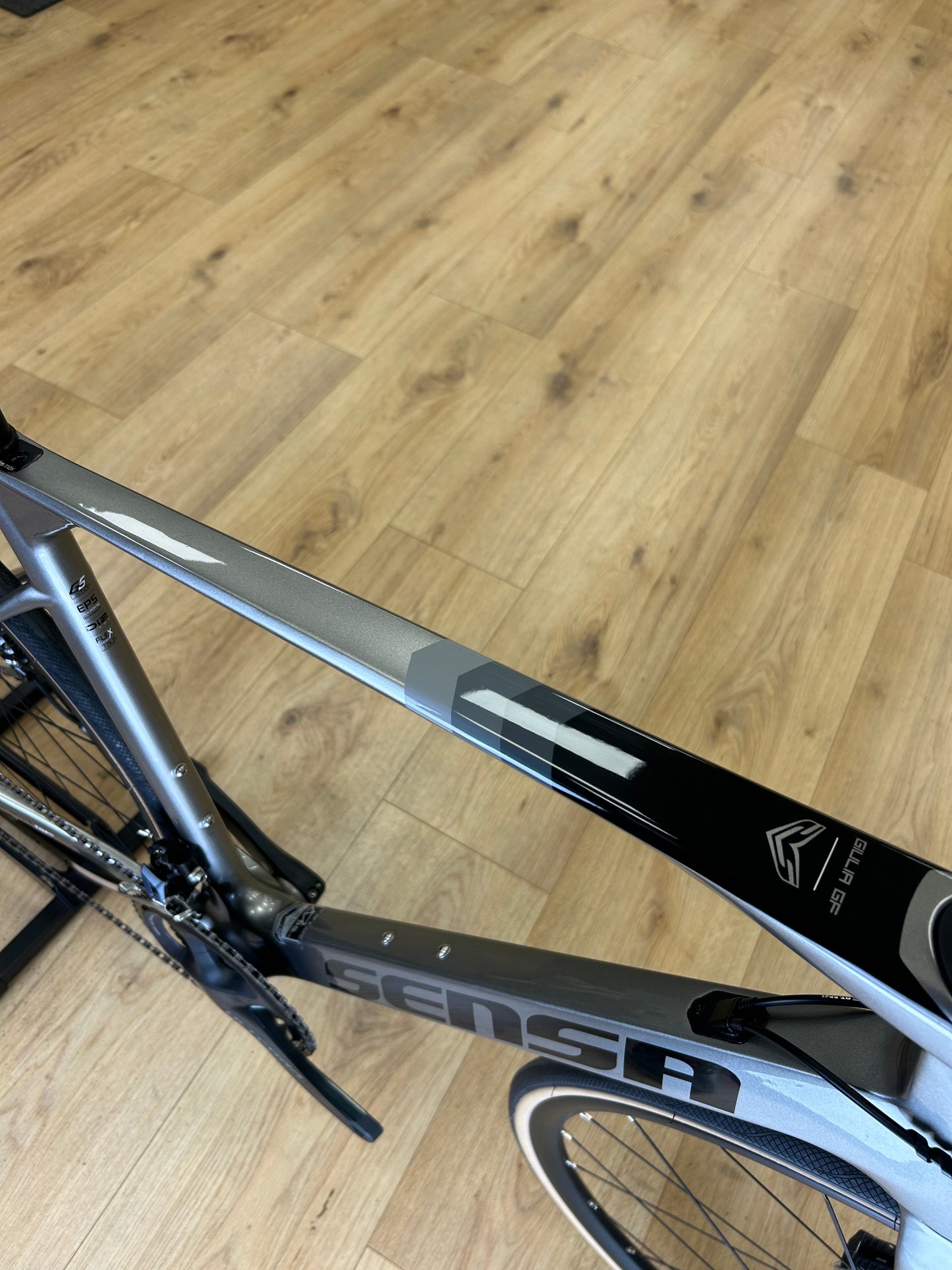Showroom Model Sensa Giulia GF Carbon Disc Racefiets