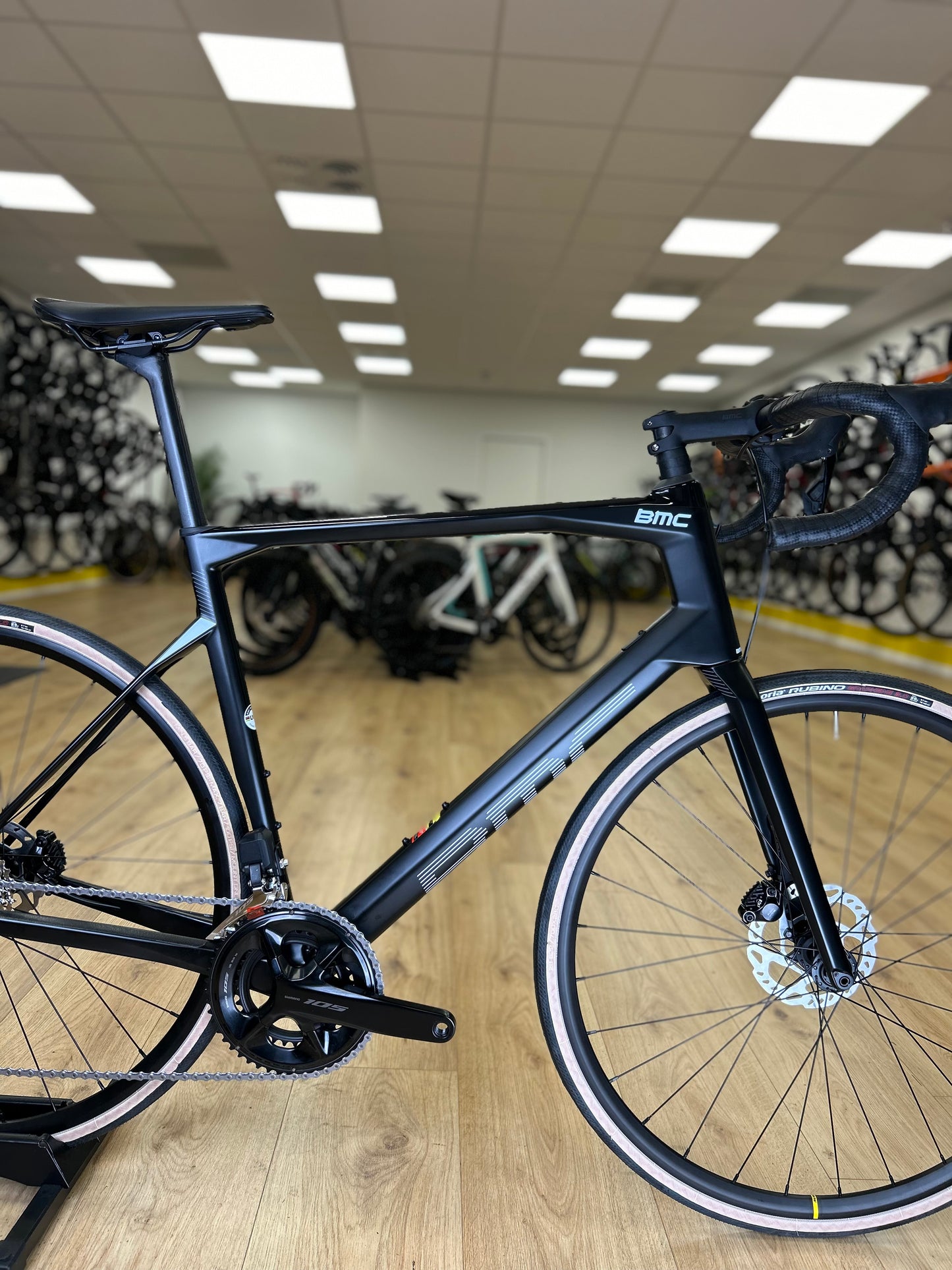 NEW BMC RoadMachine Di2 Carbon Disc Racefiets