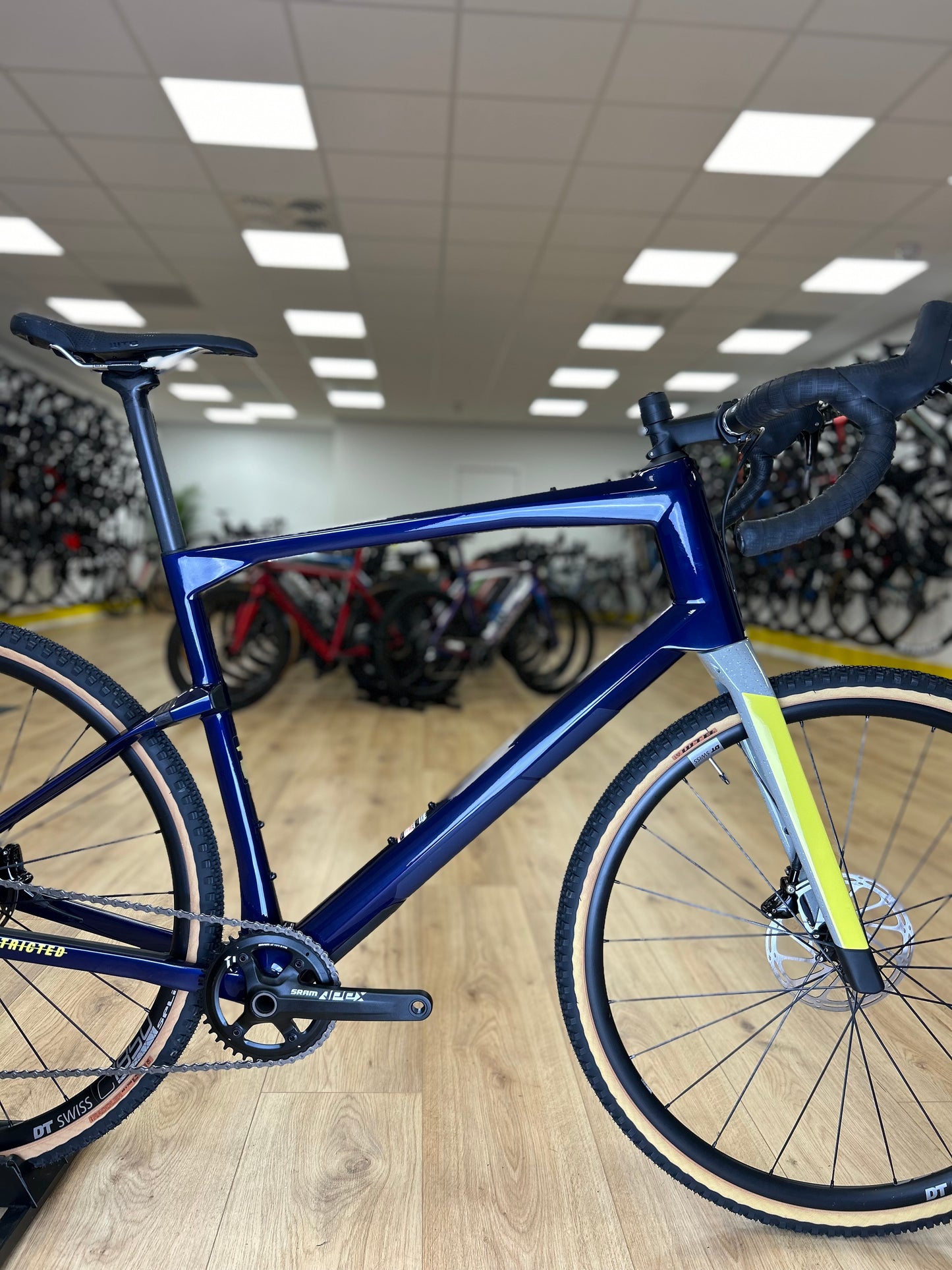 NIEUW - XL BMC URS TWO Disc Gravel Fiets