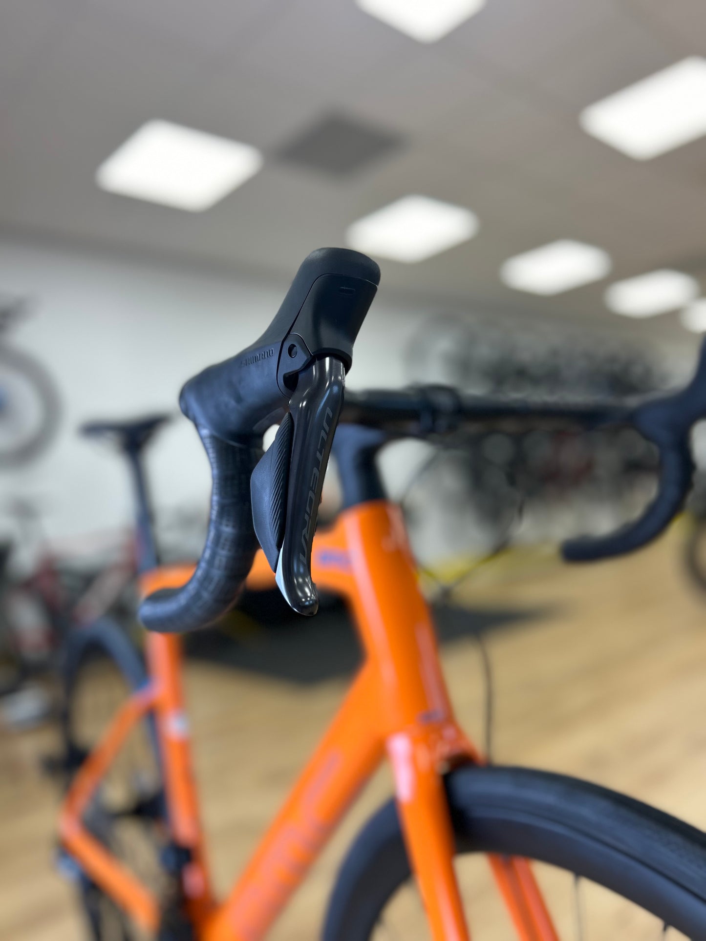 NIEUW BMC RoadMachine One Di2 Carbon Disc Racefiets