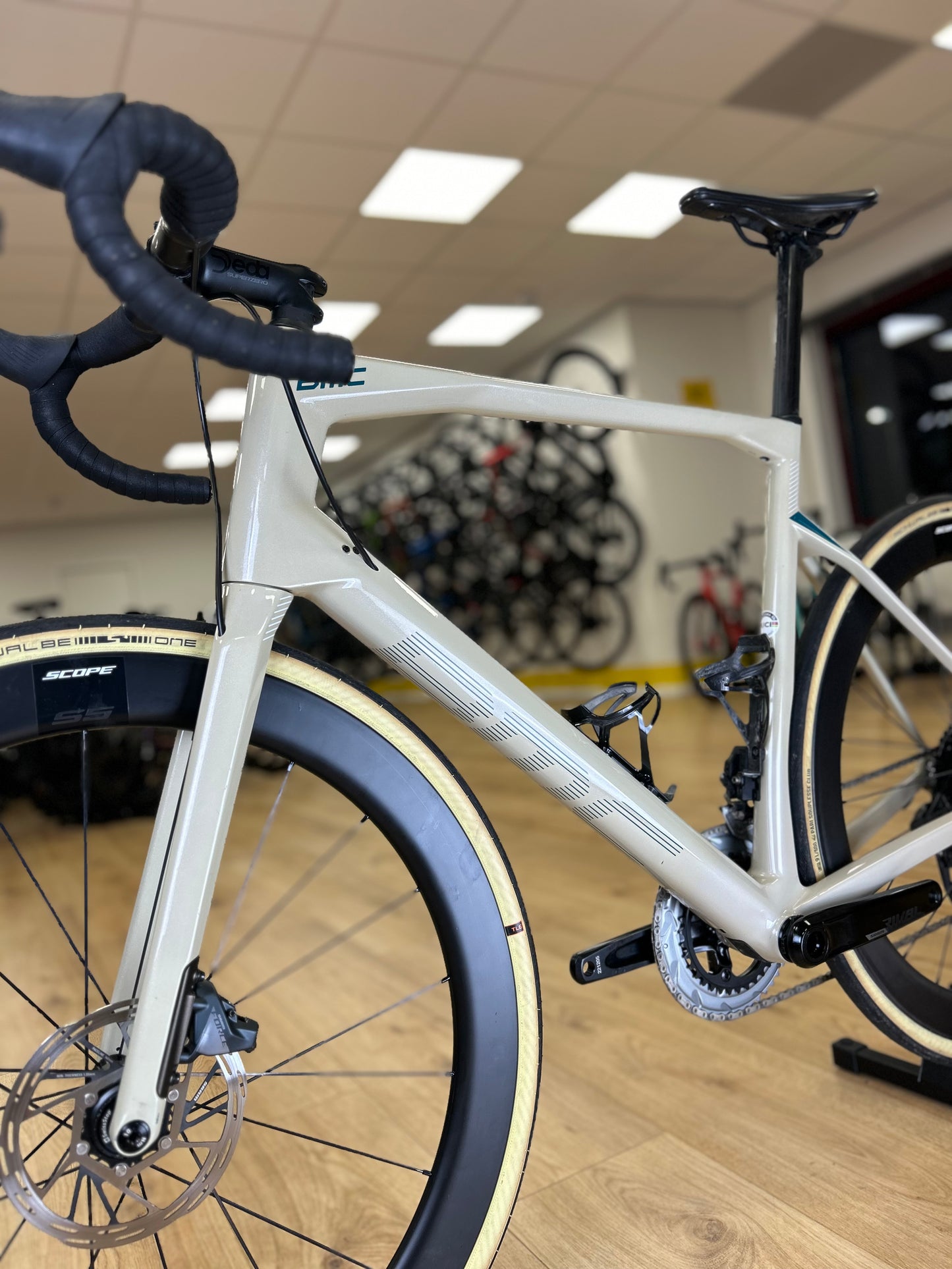 BMC Road Machine AXS Carbon Disc Racefiets