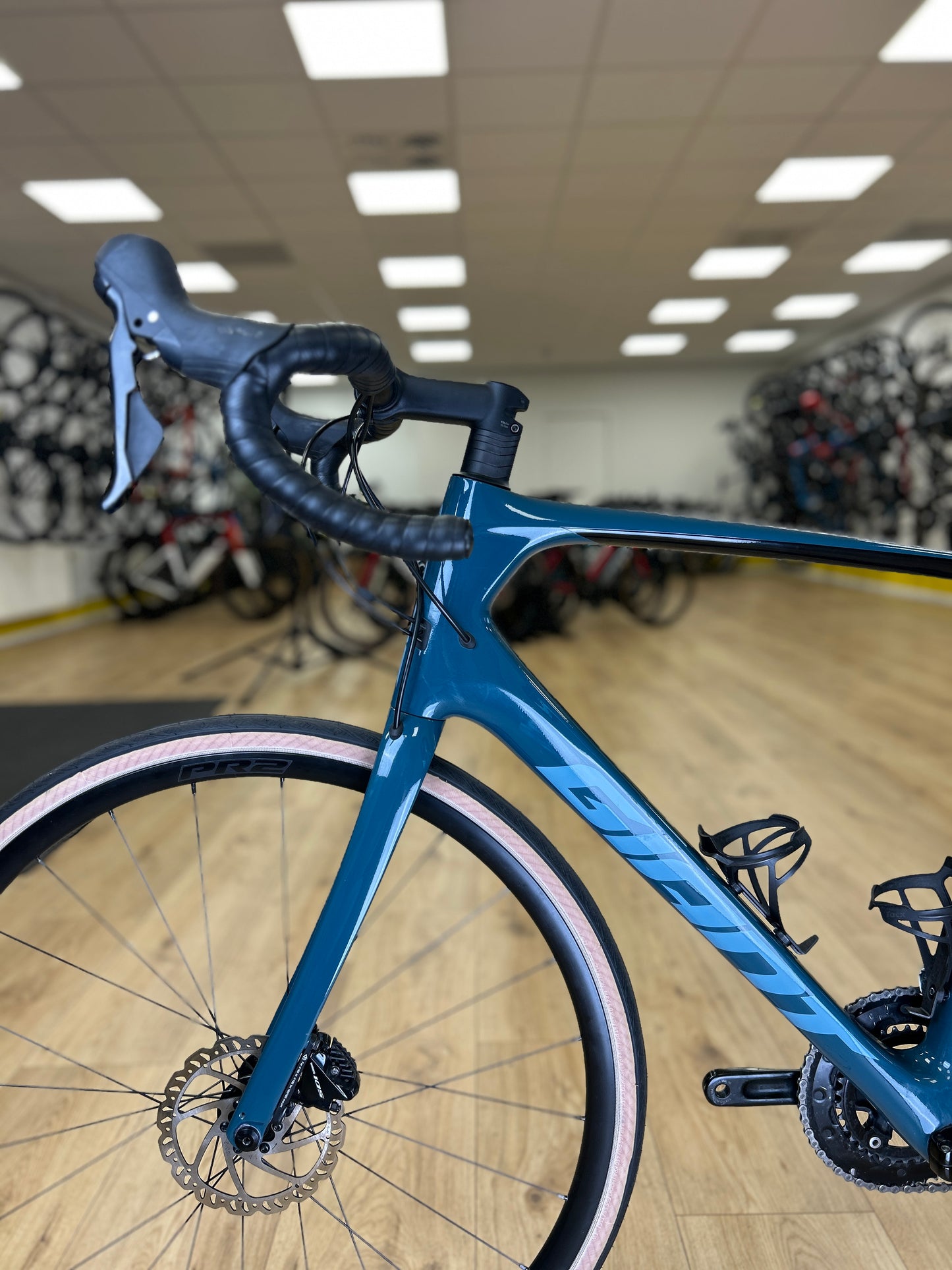 Giant Defy Carbon Racefiets