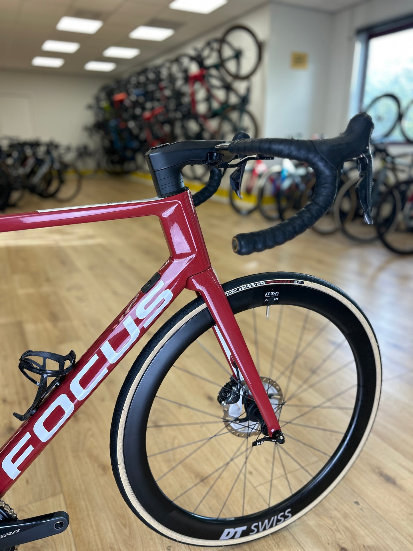 Focus Izalco Max 9.8 Di2 Carbon Racefiets