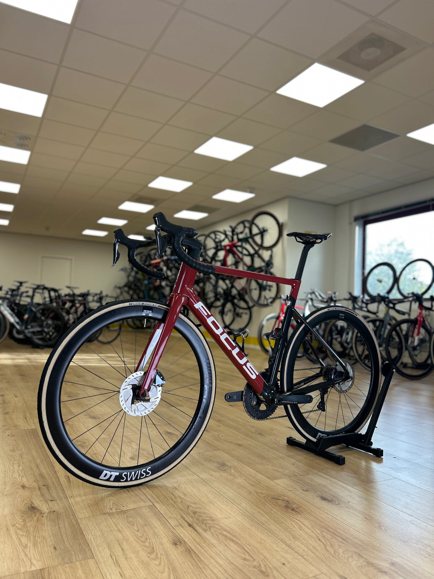 Focus Izalco Max 9.8 Di2 Carbon Racefiets