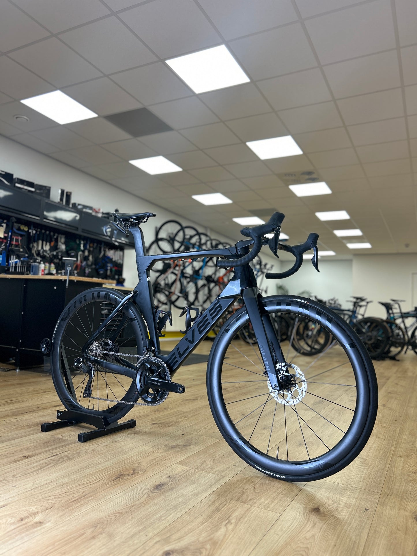 Elves Falath Pro Di2 Carbon Racefiets