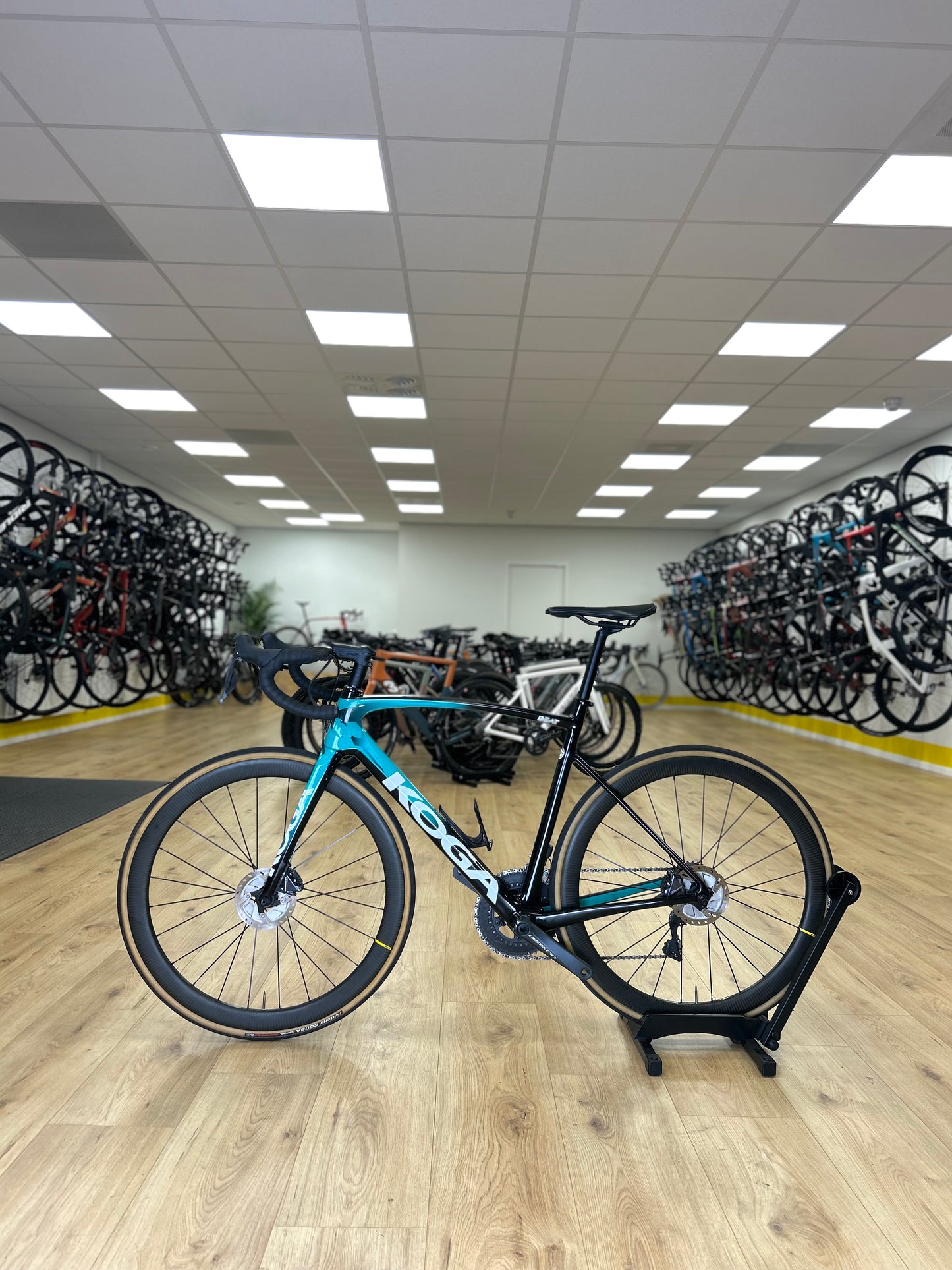 Koga Beat Premium Di2 Ultegra Disc Carbon Racefiets