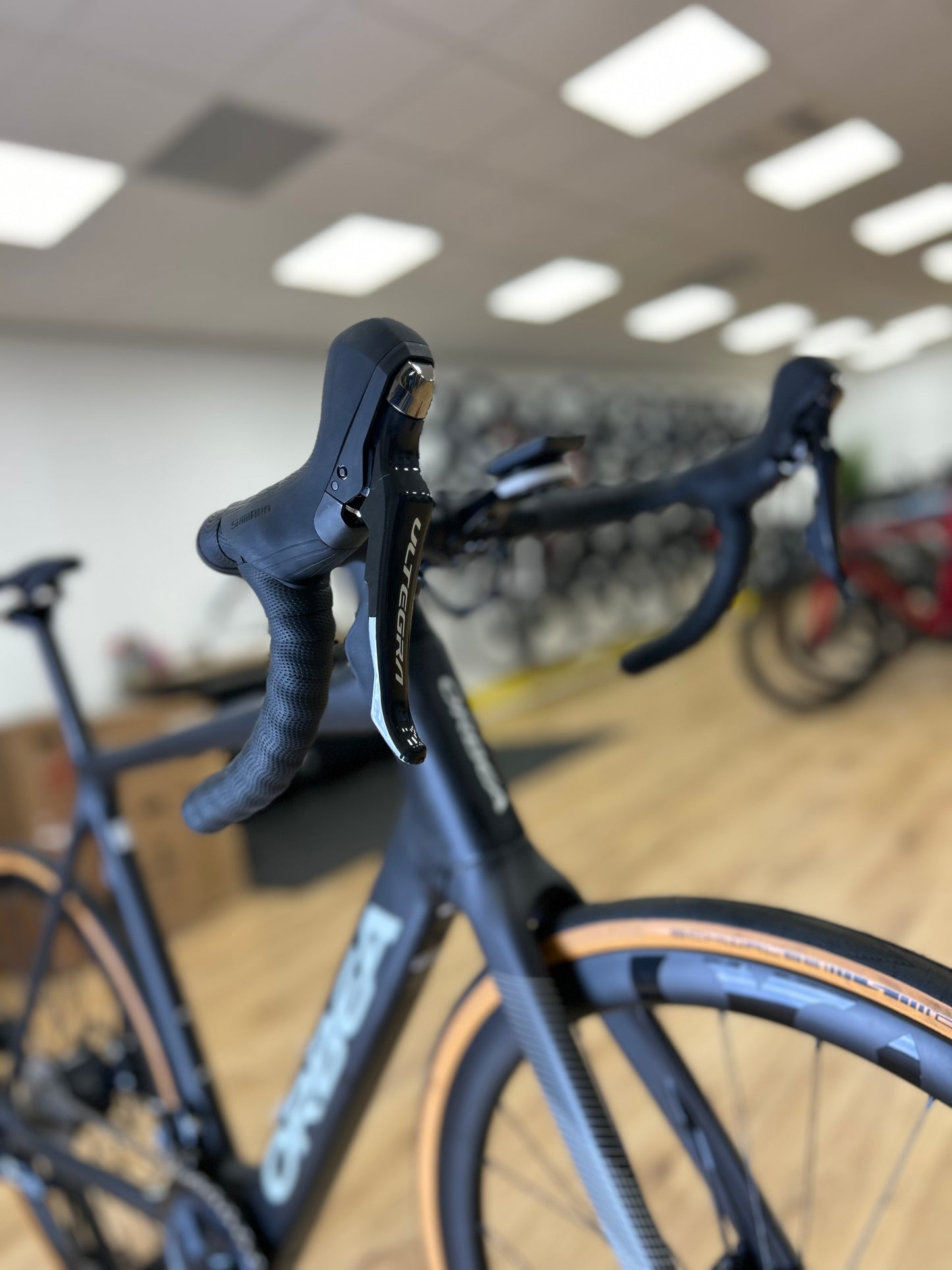 0km Showroom Model Orbea Gain M20 Ultegra Carbon Racing Bike