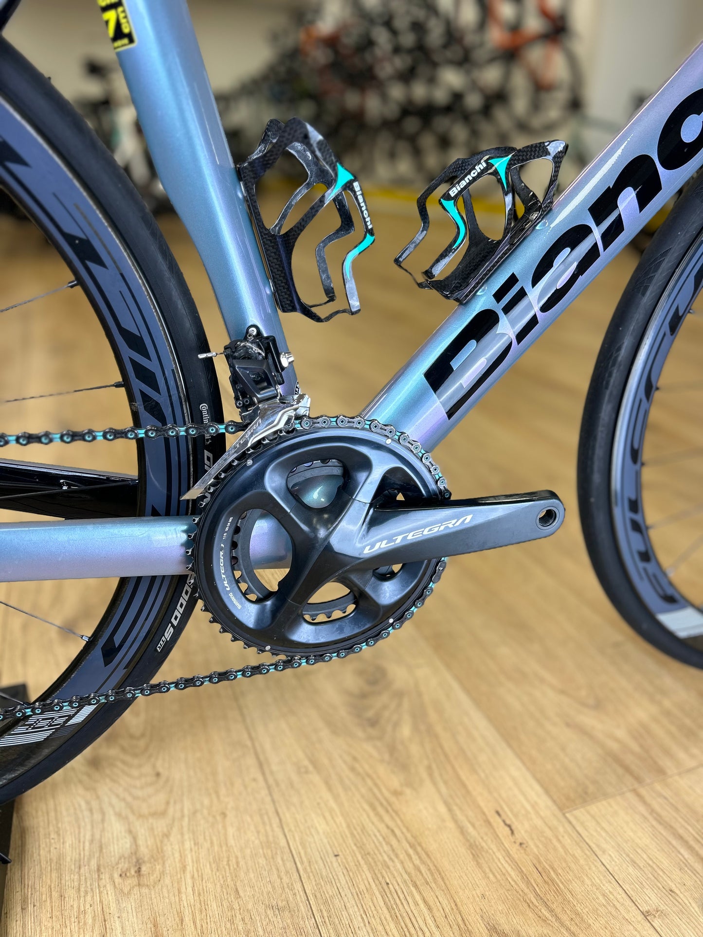 2500km Bianchi Aria Ultegra Carbon Disc Racefiets