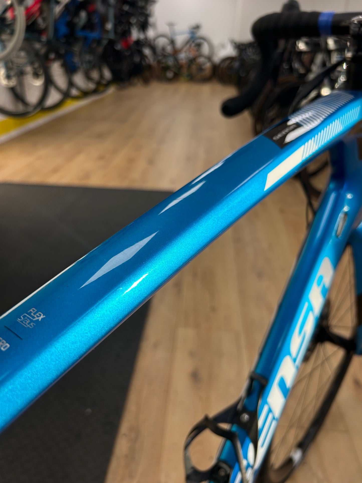 Sensa Giulia G3 Di2 Ultegra Carbon Road Bike