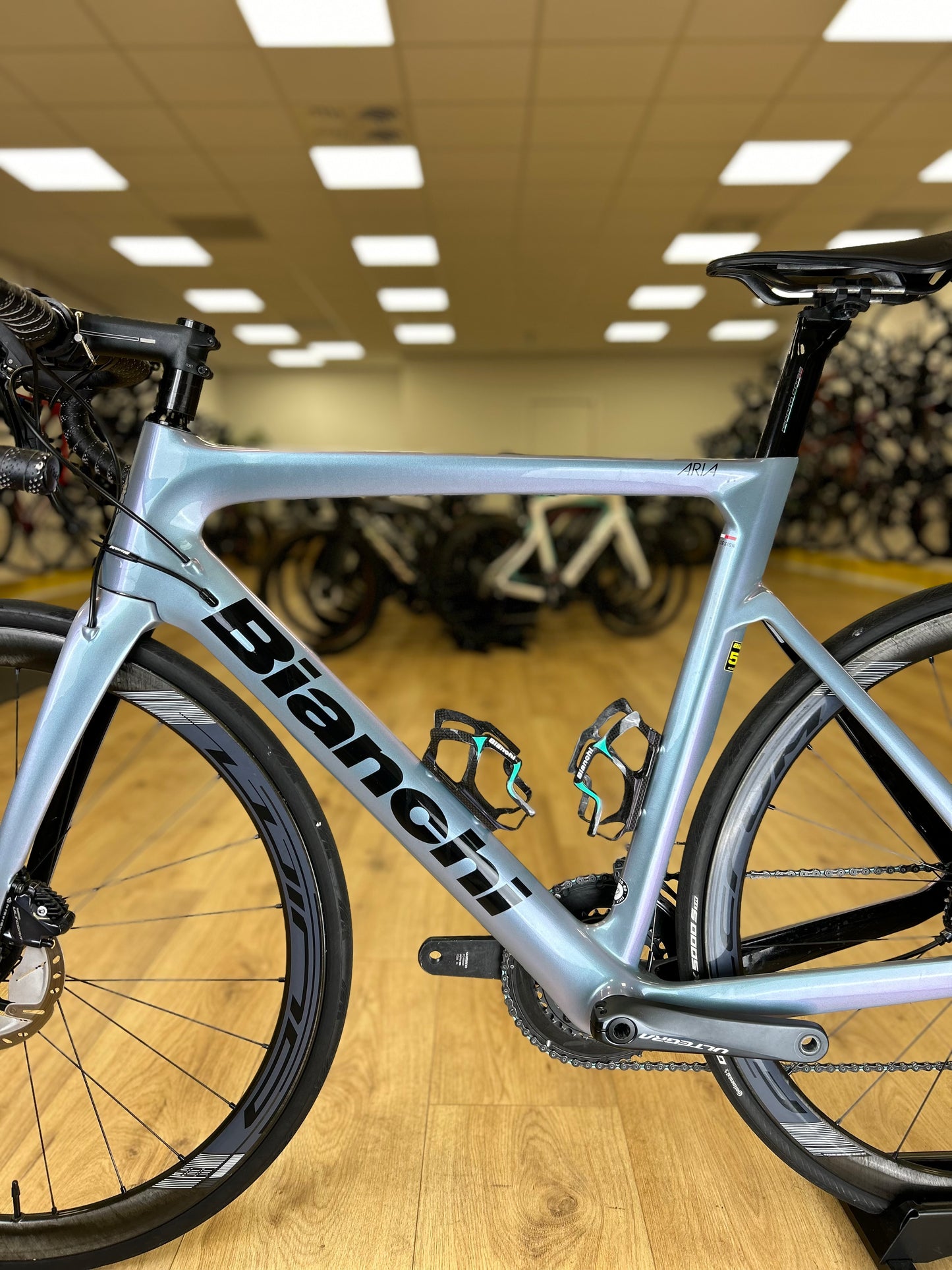 2500km Bianchi Aria Ultegra Carbon Disc Racefiets