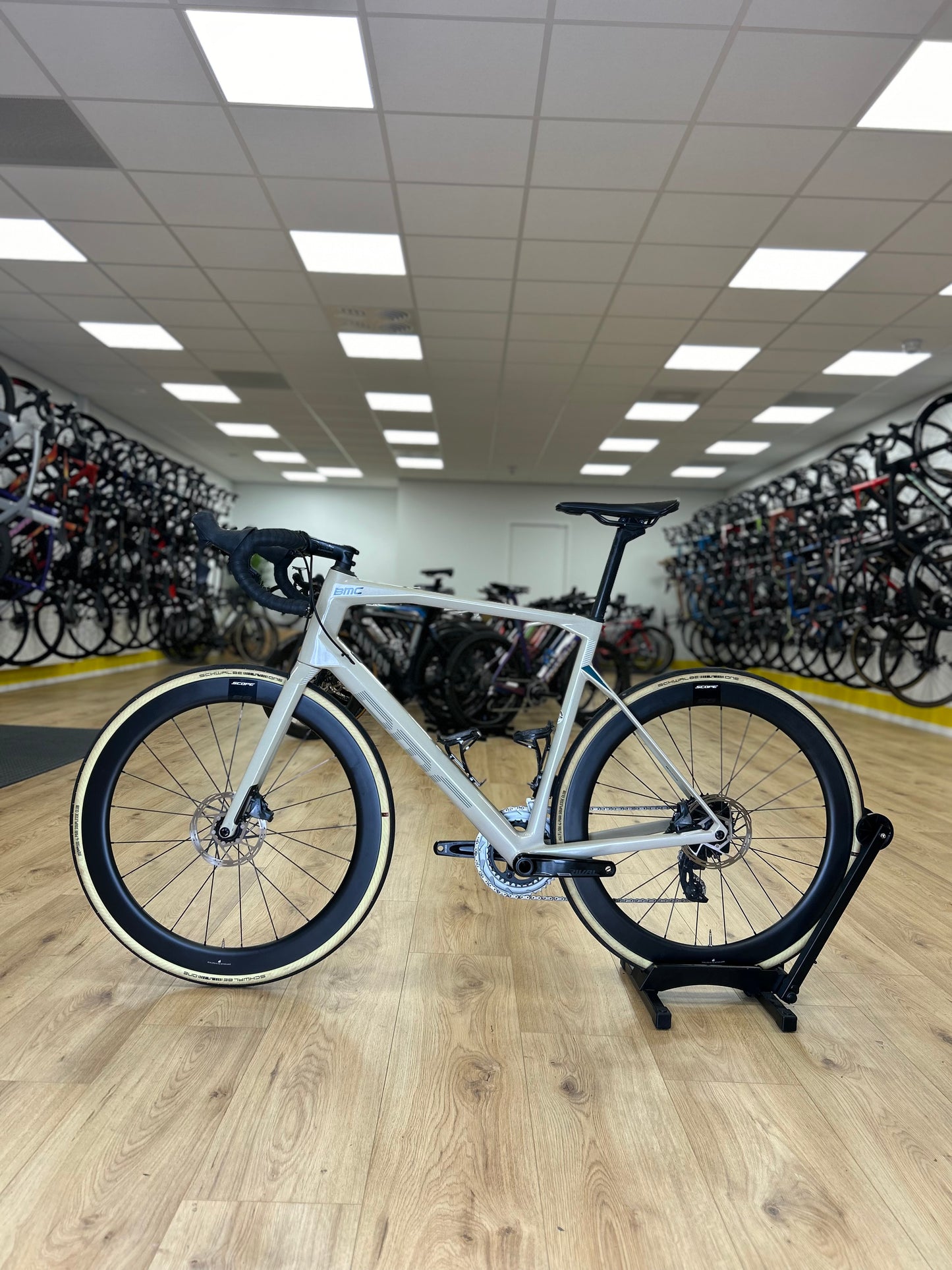 BMC Road Machine AXS Carbon Disc Racefiets