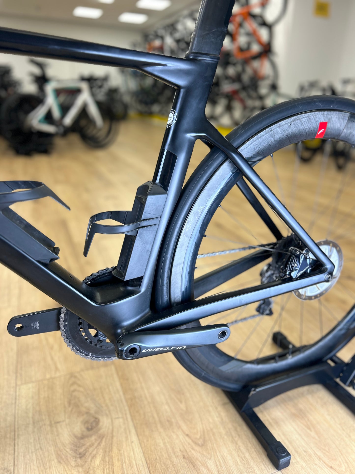 BMC TimeMachine Di2 Carbon Disc Racefiets