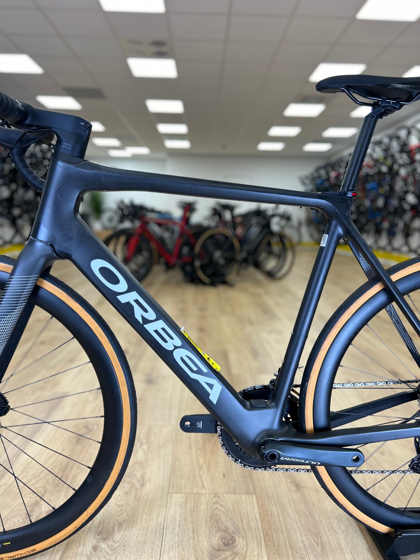 0km Showroom Model Orbea Gain M20 Ultegra Carbon Racing Bike
