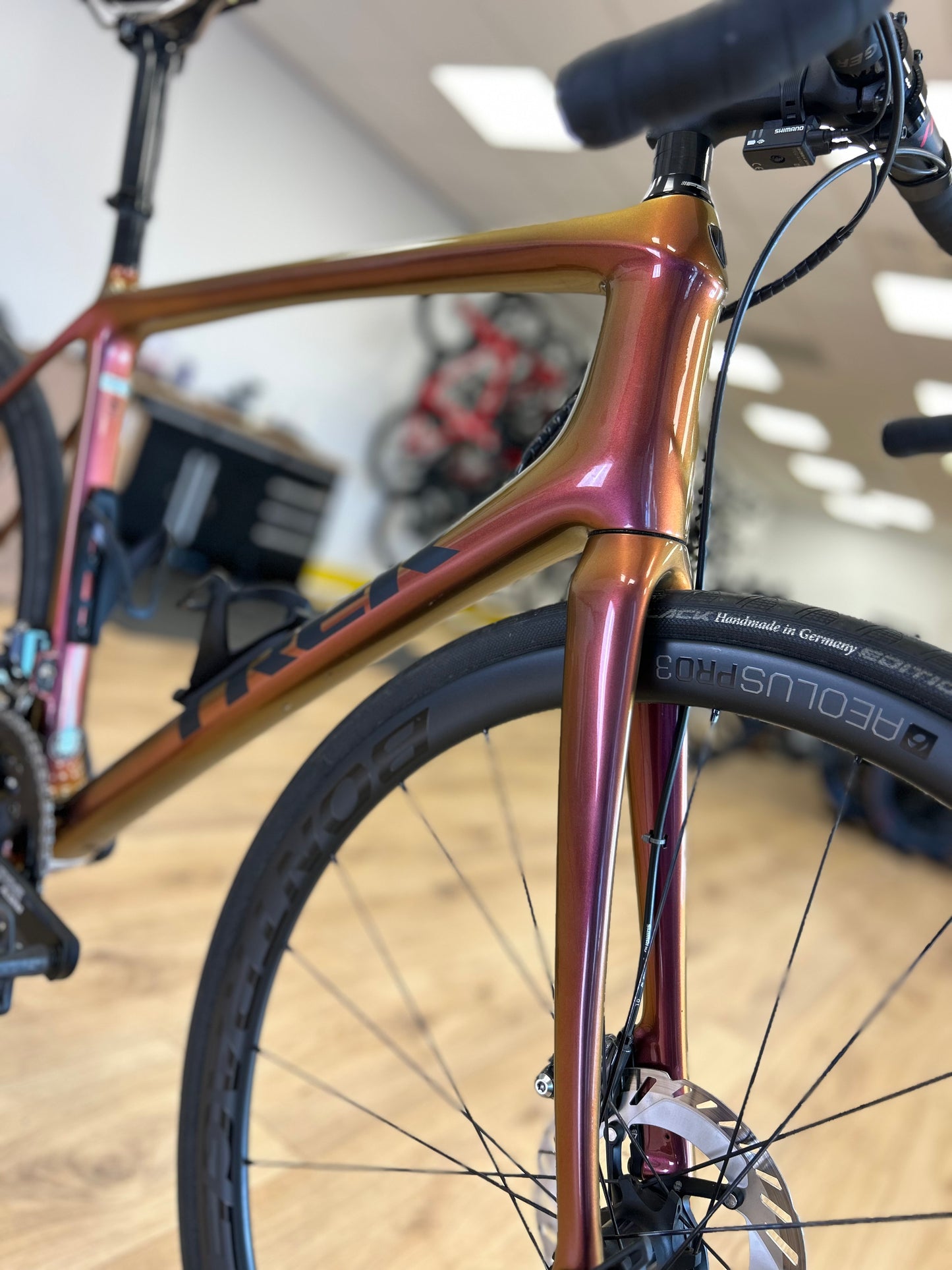 Chameleon Trek Emonda Slr7 Di2 Carbon Road Bike