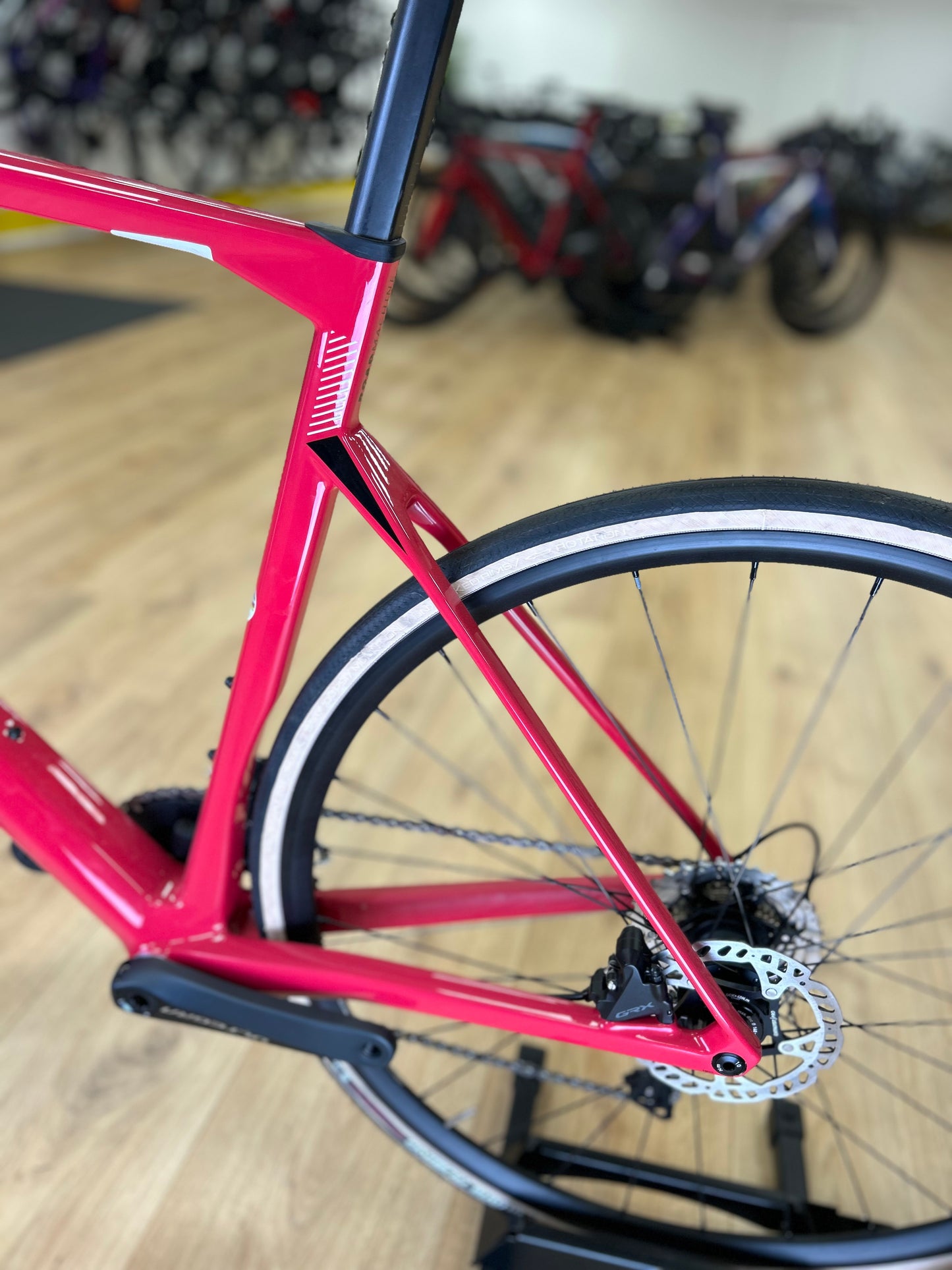 NEW - BMC Road Machine Ultegra Carbon Disc Racefiets