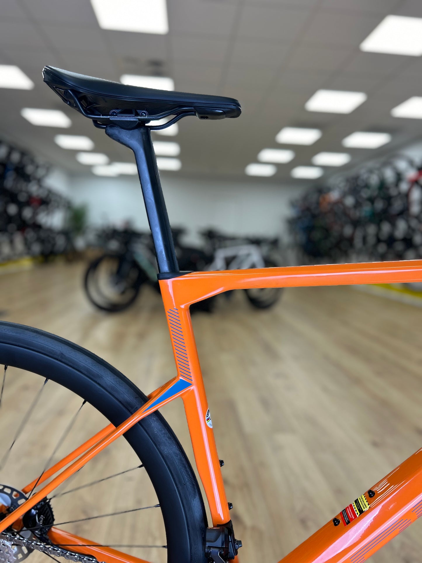 NIEUW BMC RoadMachine One Di2 Carbon Disc Racefiets