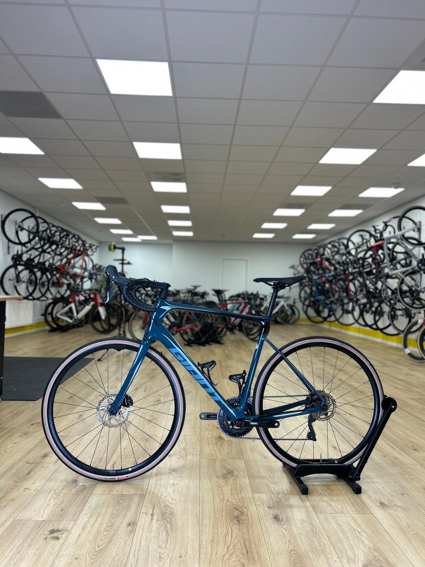 Giant Defy Carbon Racefiets