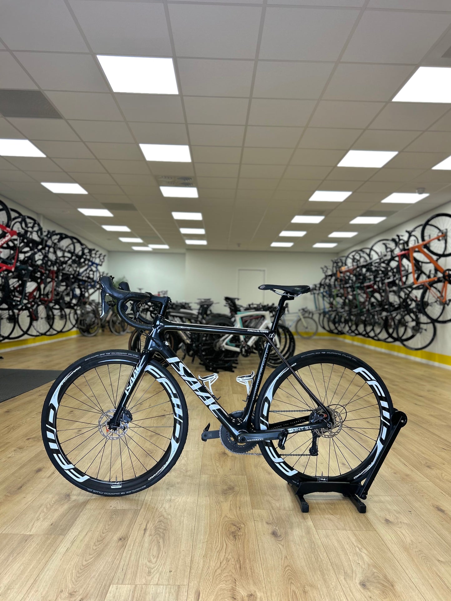 Isaac Element FFWD Ultegra Carbon Disc Racefiets