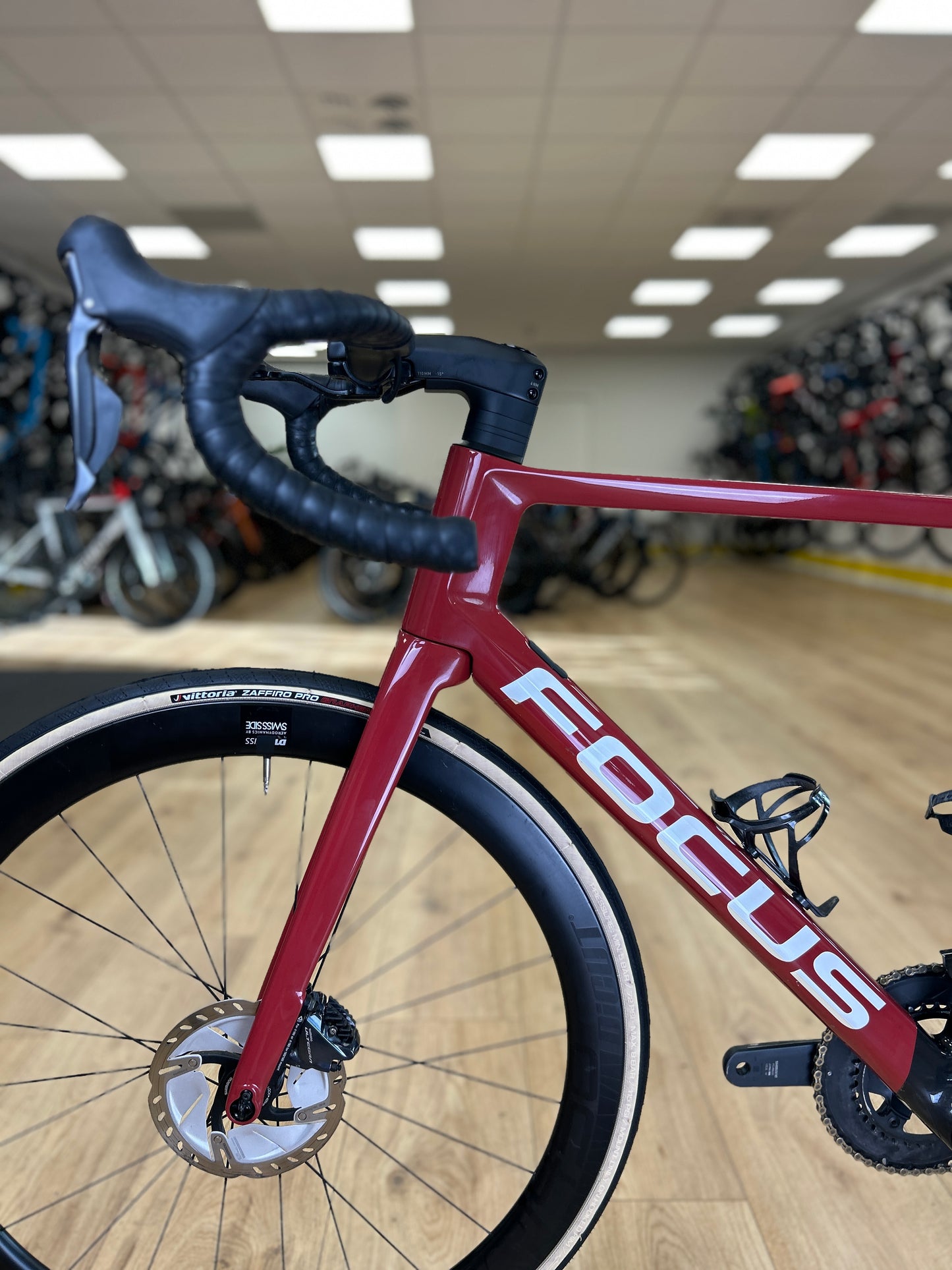 Focus Izalco Max 9.8 Di2 Carbon Racefiets