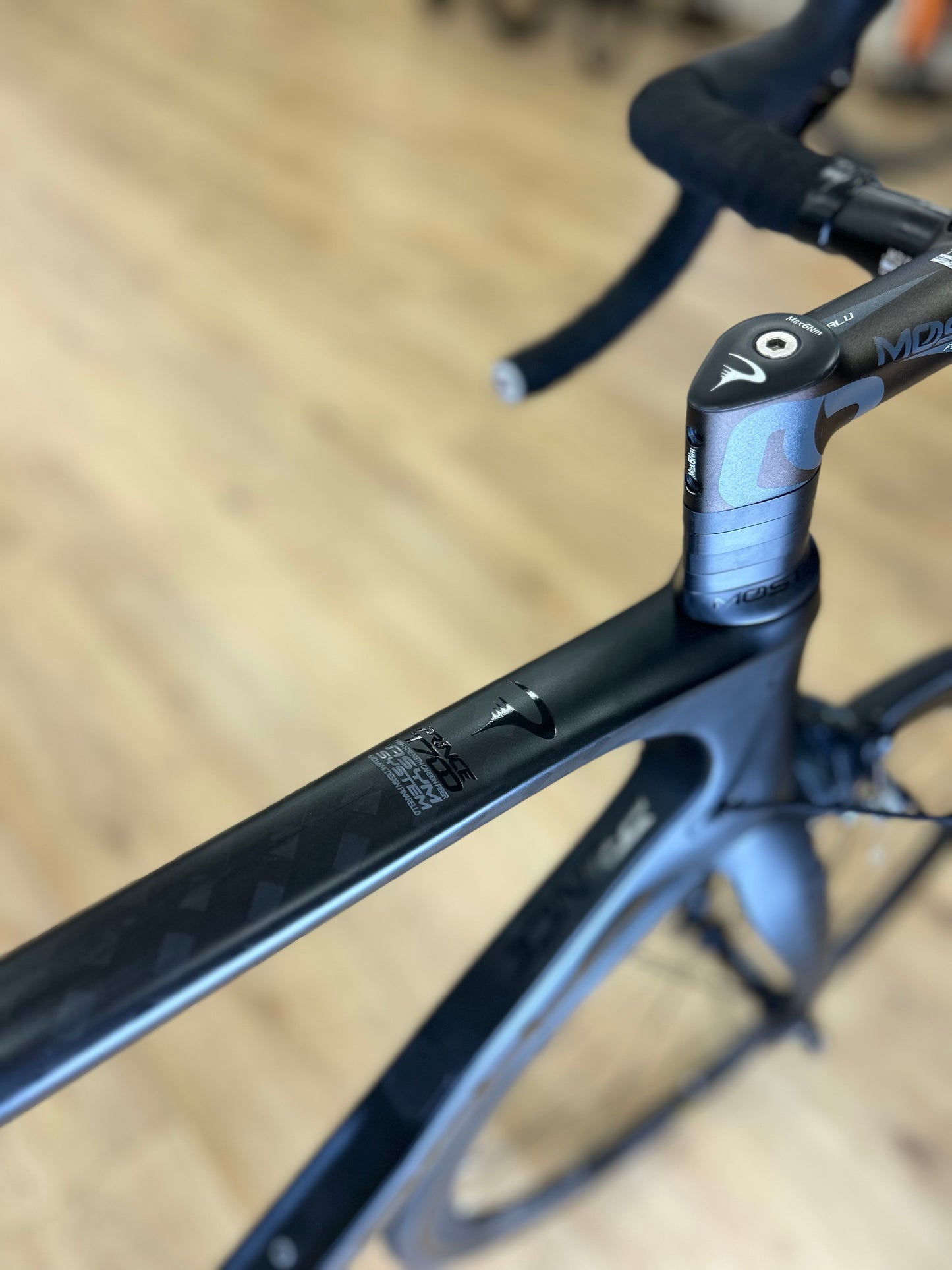 500km Pinarello Prince Carbon Racefiets