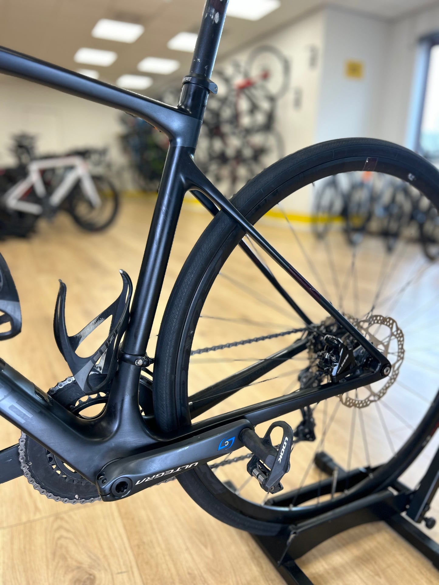 Cube Axial Carbon Disc Racefiets