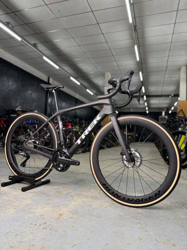 SHOWROOM Trek Domane SLR Di2 Carbon Racefiets