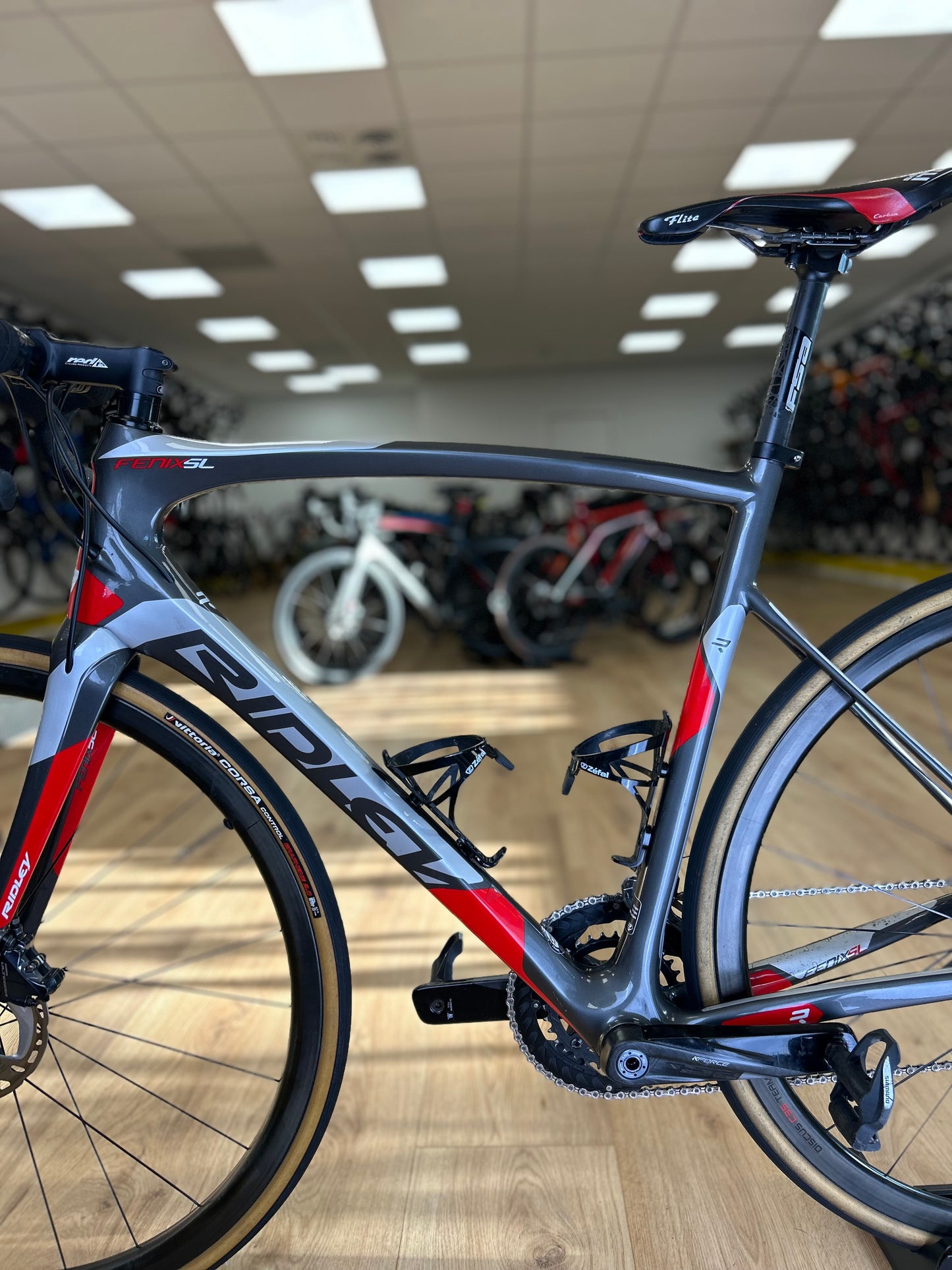 Ridley Fenix Carbon Ultegra Disc Racefiets
