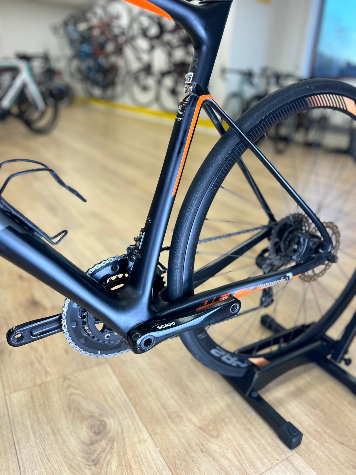 Giant Defy Carbon Disc Racefiets