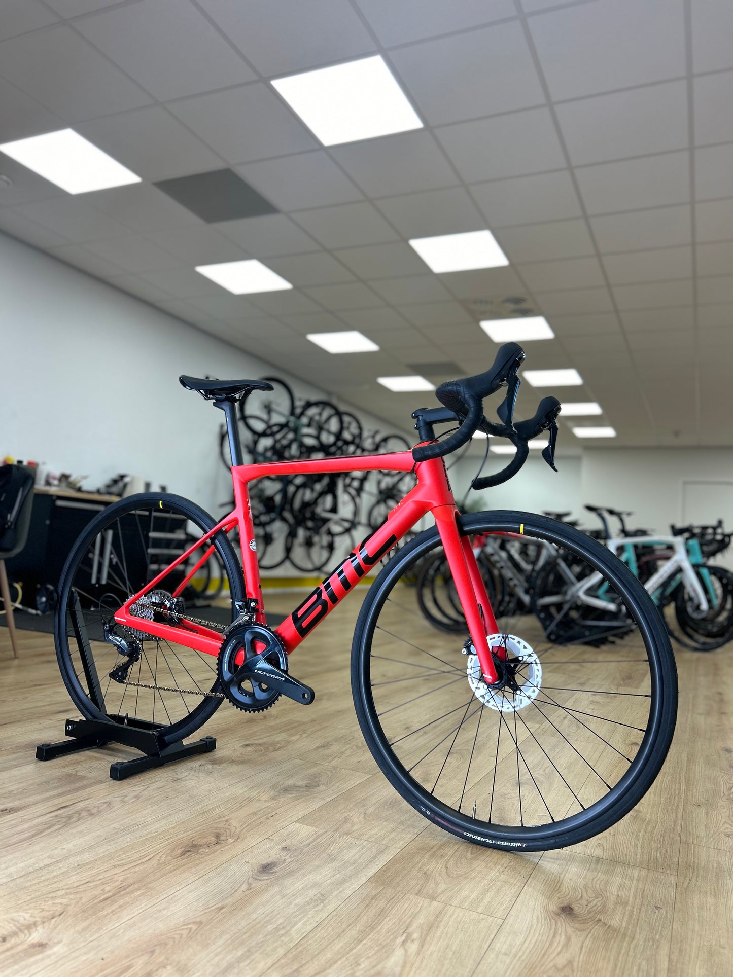 NEW BMC TeamMachine Carbon Disc Racefiets