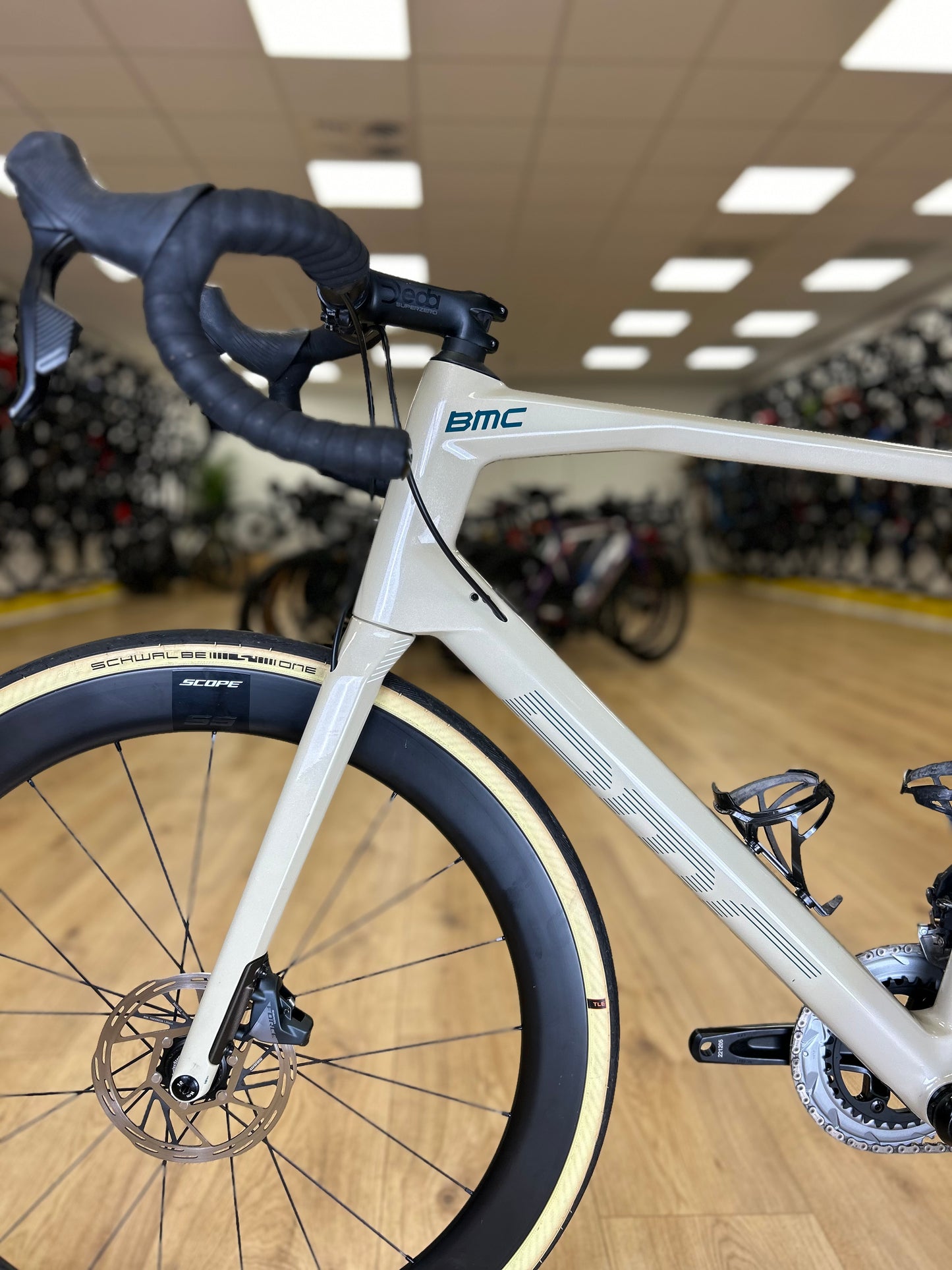 BMC Road Machine AXS Carbon Disc Racefiets