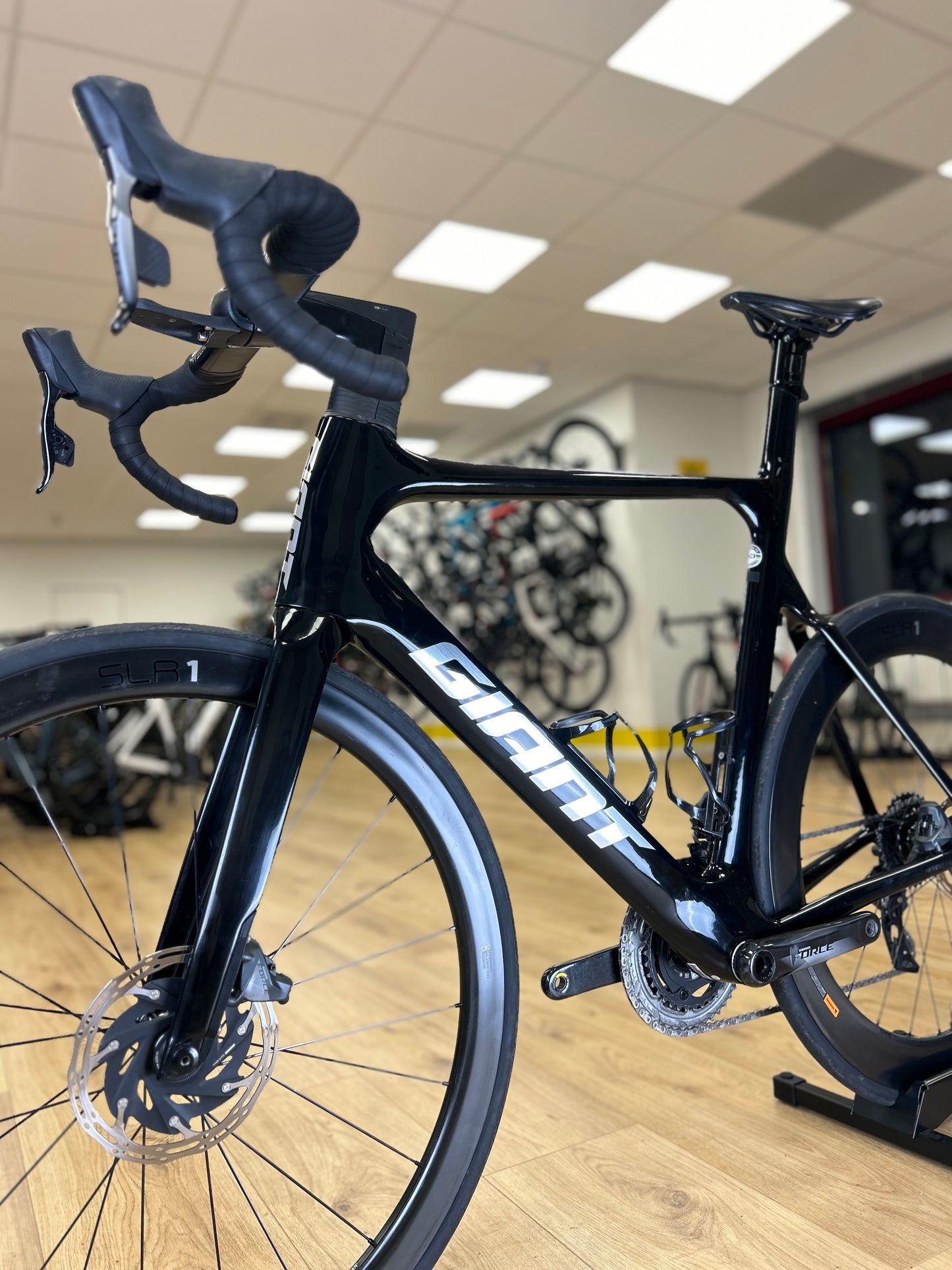Giant Propel Advanced SL AXS Carbon Road Bike