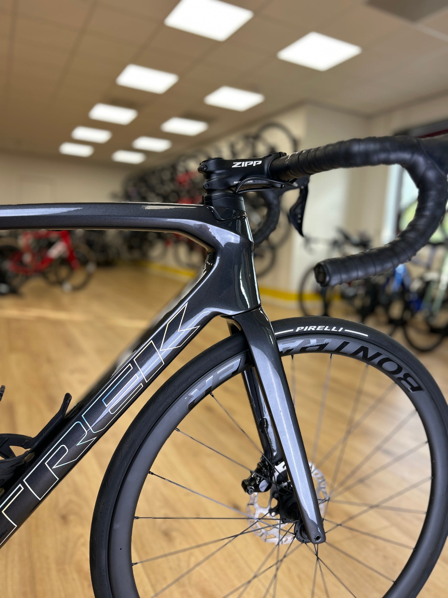 250km Trek Émonda SL6 Di2 Carbon Racefiets