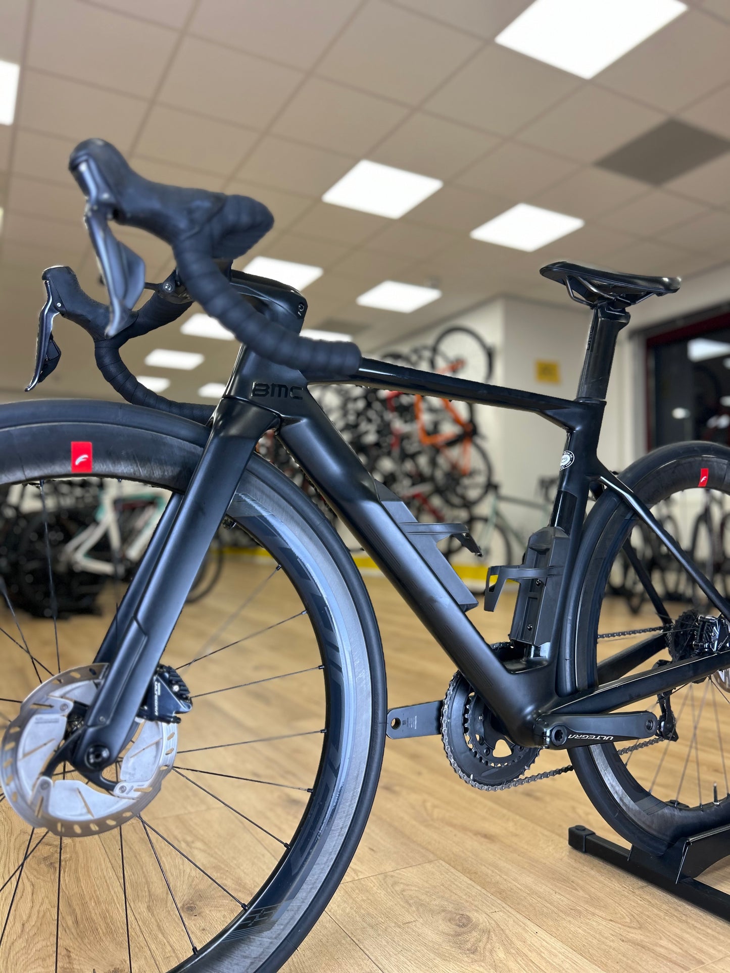 BMC TimeMachine Di2 Carbon Disc Racefiets
