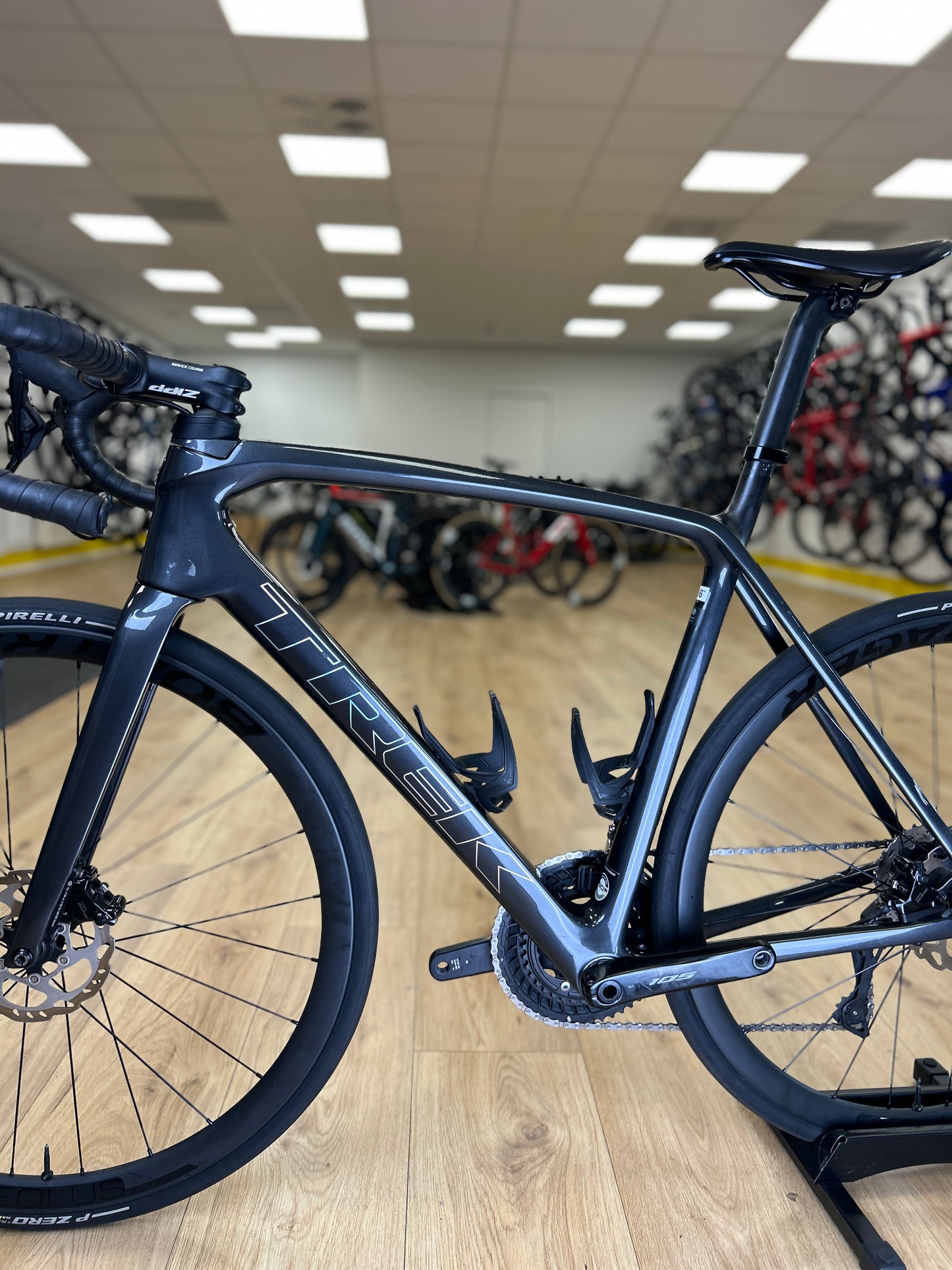 250km Trek Émonda SL6 Di2 Carbon Racefiets