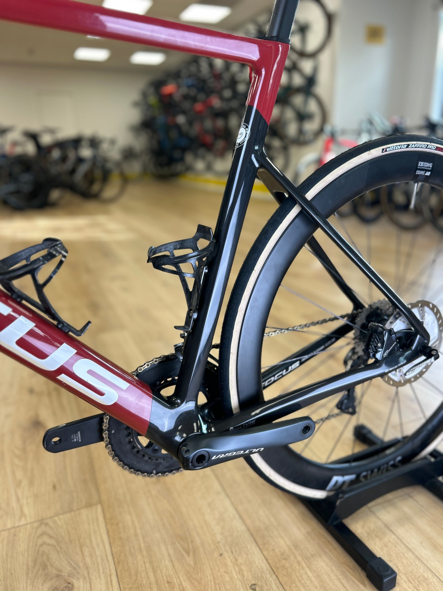 Focus Izalco Max 9.8 Di2 Carbon Racefiets