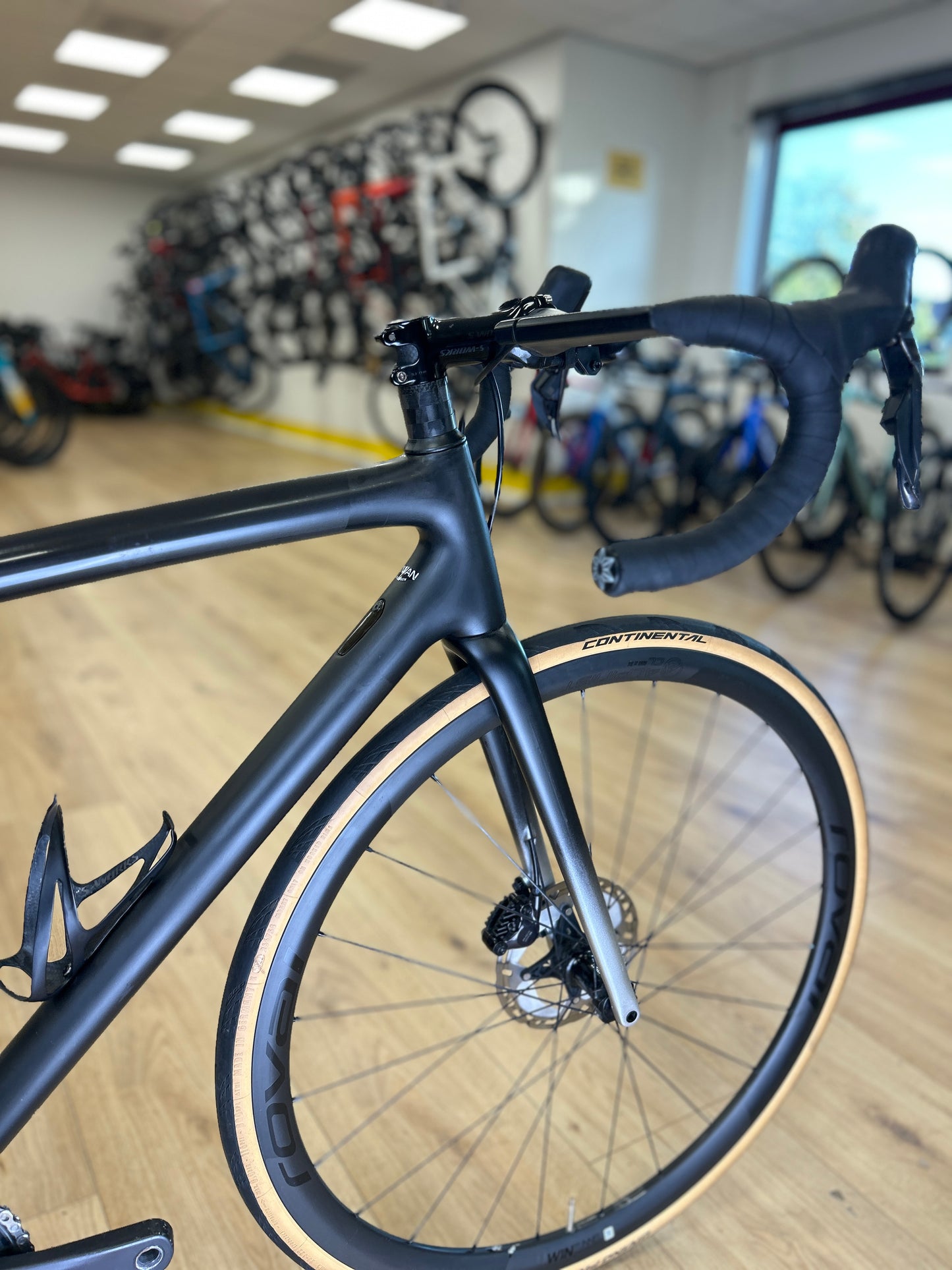 Specialized Aethos Di2 Carbon Racefiets
