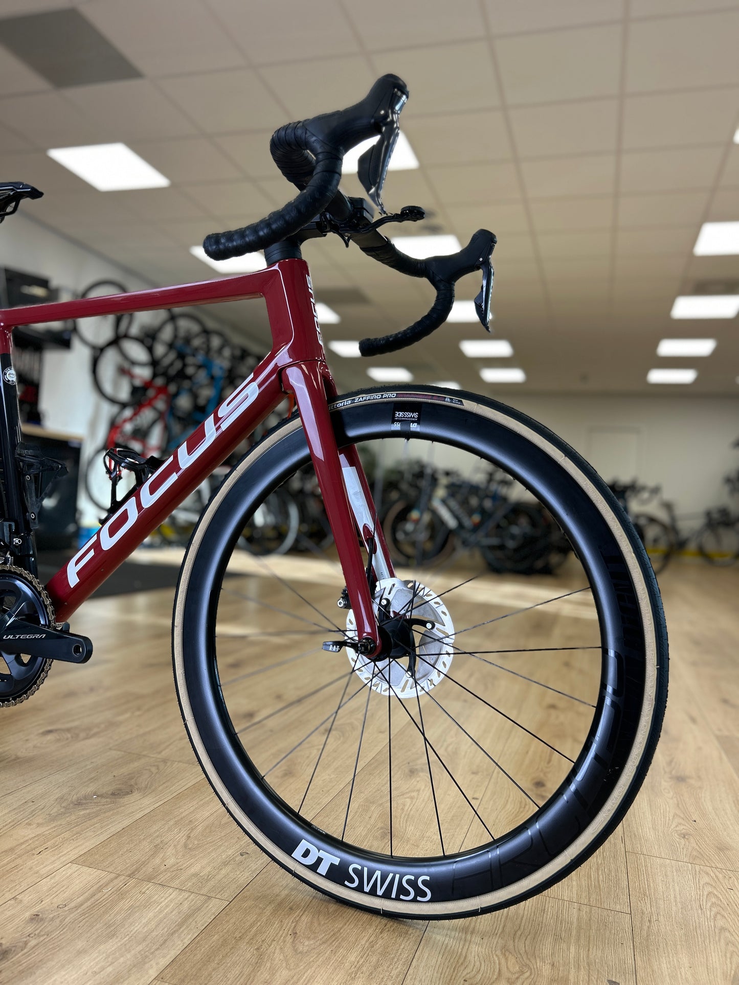 Focus Izalco Max 9.8 Di2 Carbon Racefiets
