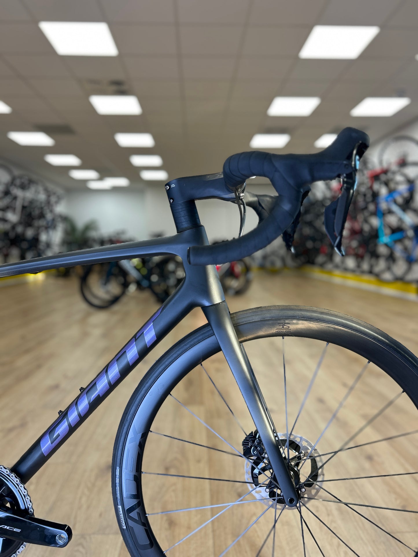 SHOWROOM MODEL Giant TCR Advanced SL Disc 0 Di2 Carbon Racefiets