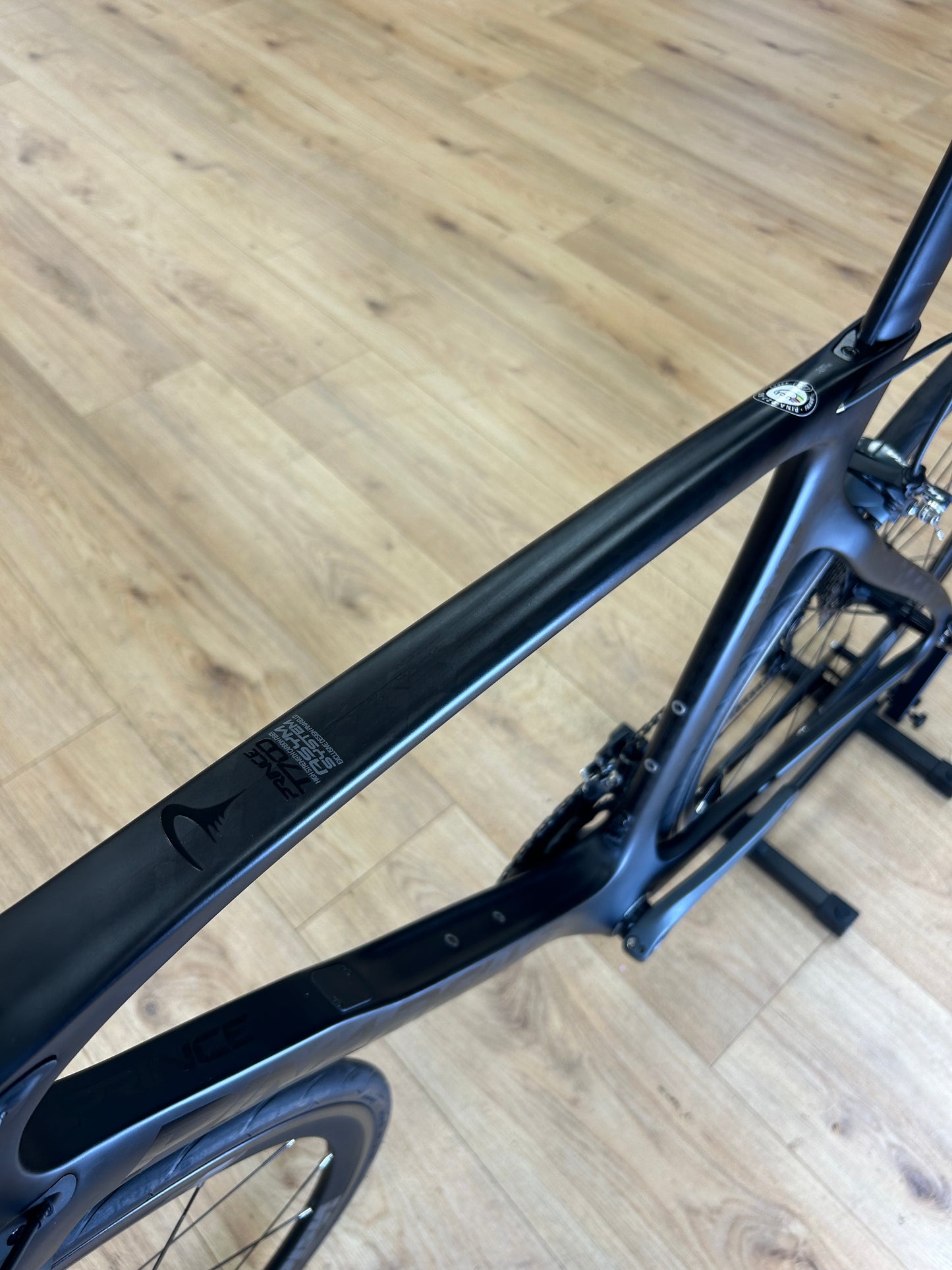 500km Pinarello Prince Carbon Racefiets