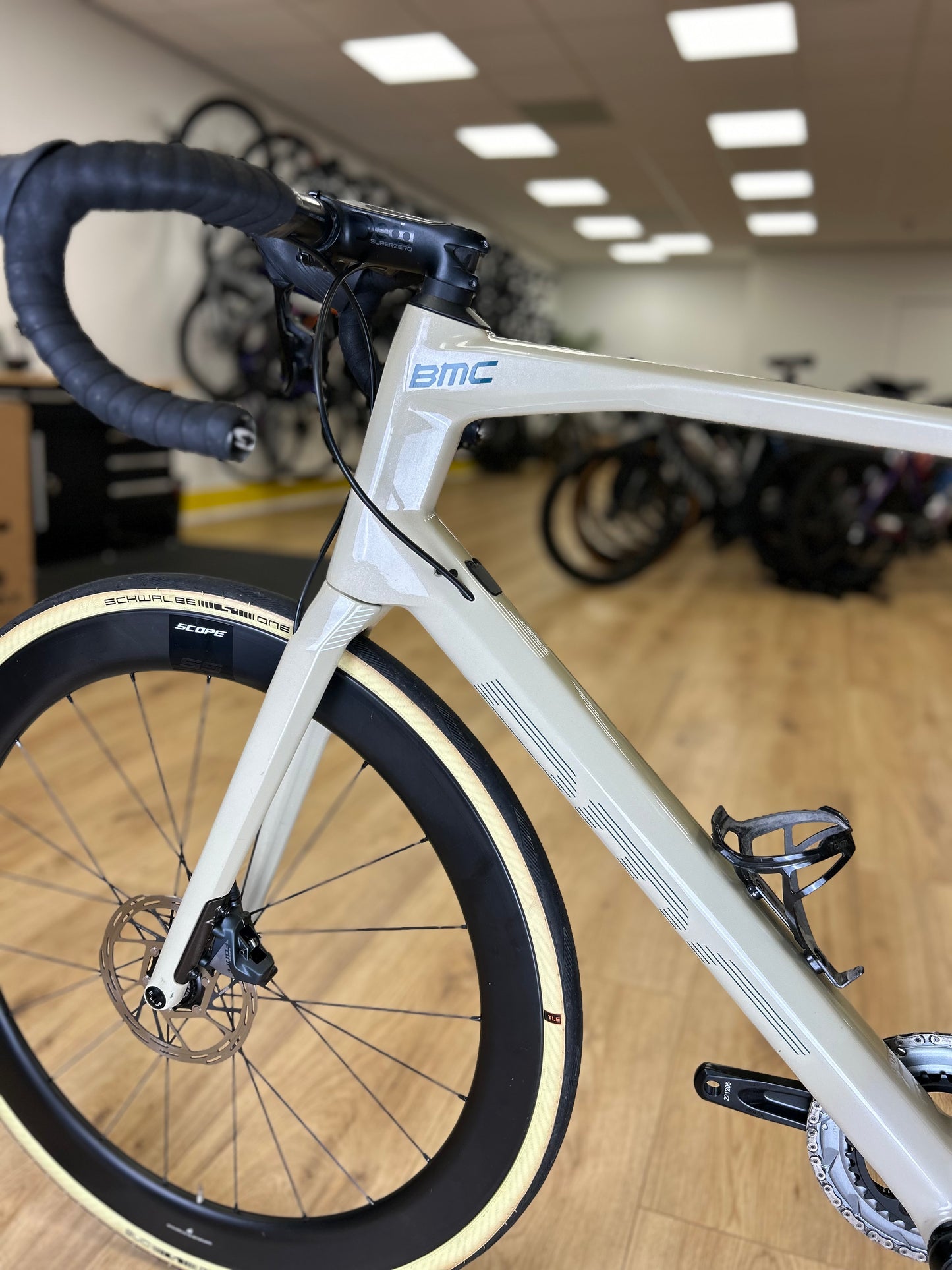 BMC Road Machine AXS Carbon Disc Racefiets