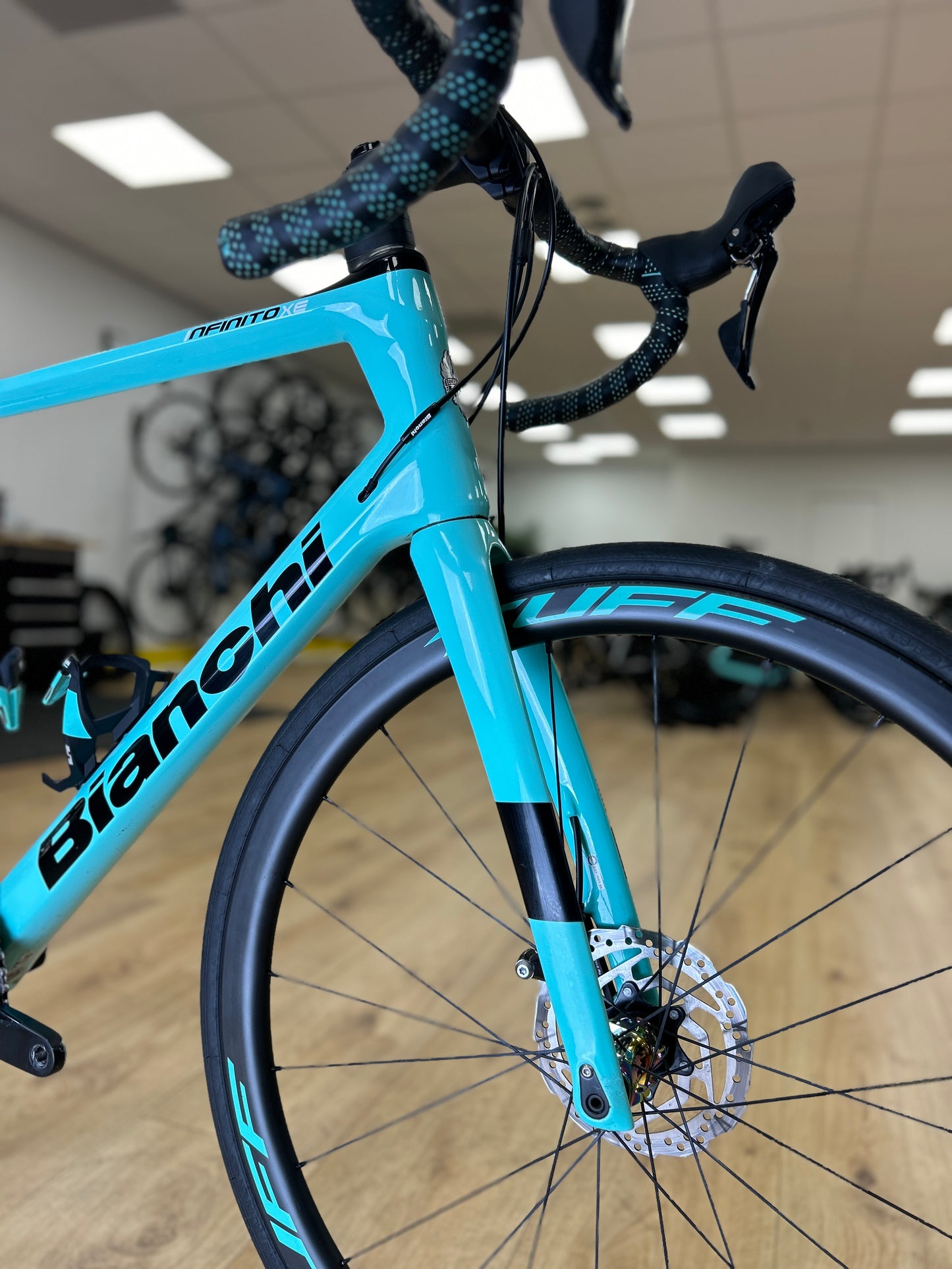 Bianchi Infinito Carbon Disc Racefiets