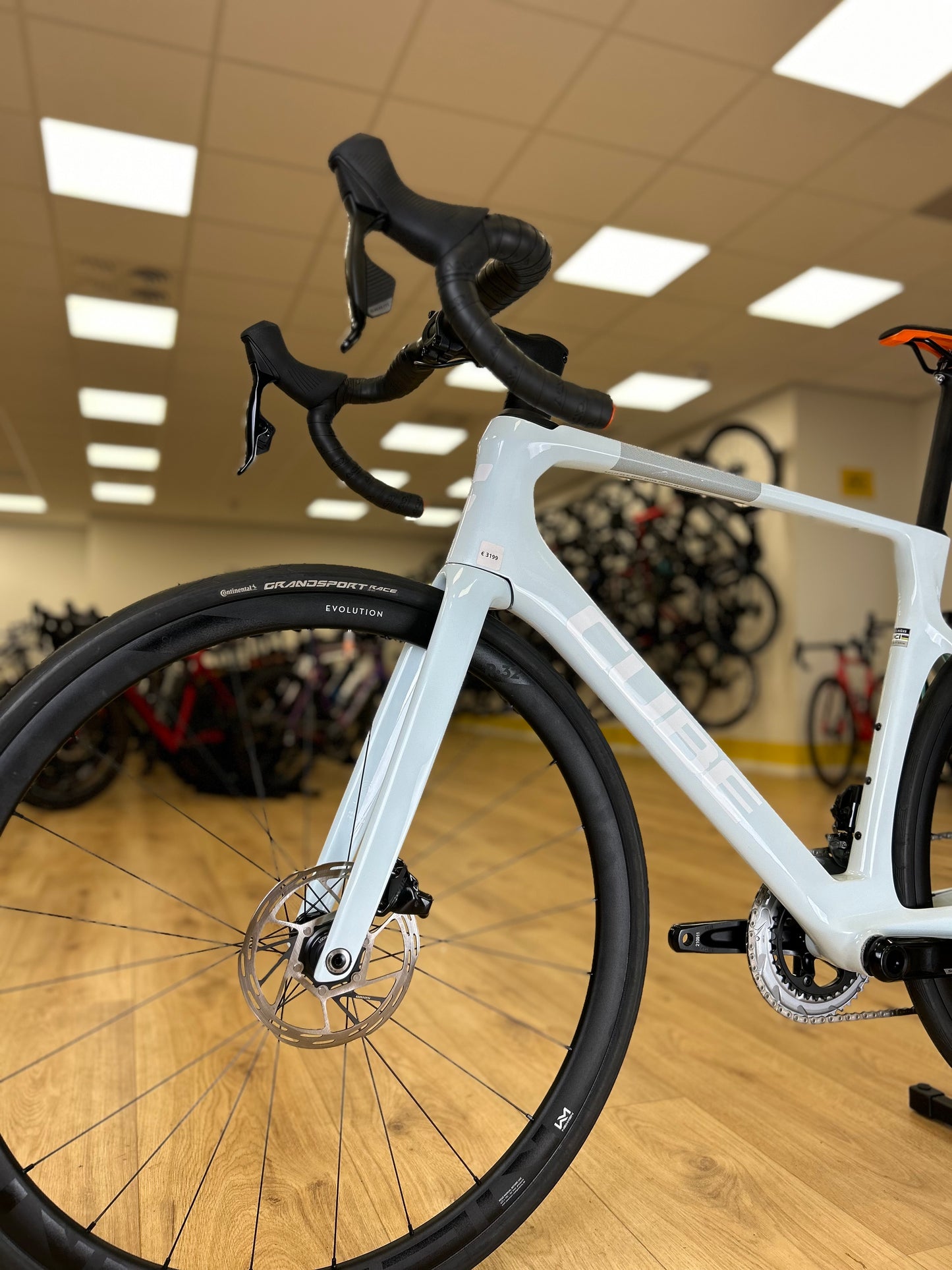 Showroom Model 0km Cube Agree C62 Pro AXS Racefiets