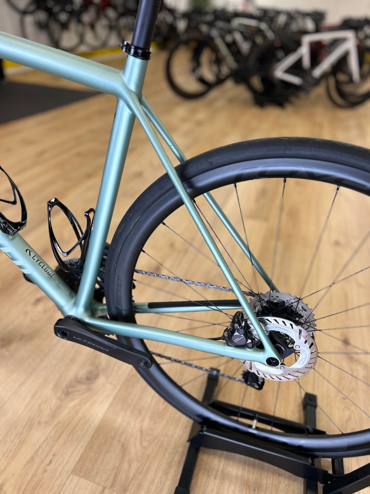 200km Specialized Aethos Pro Di2 Carbon Disc Racefiets