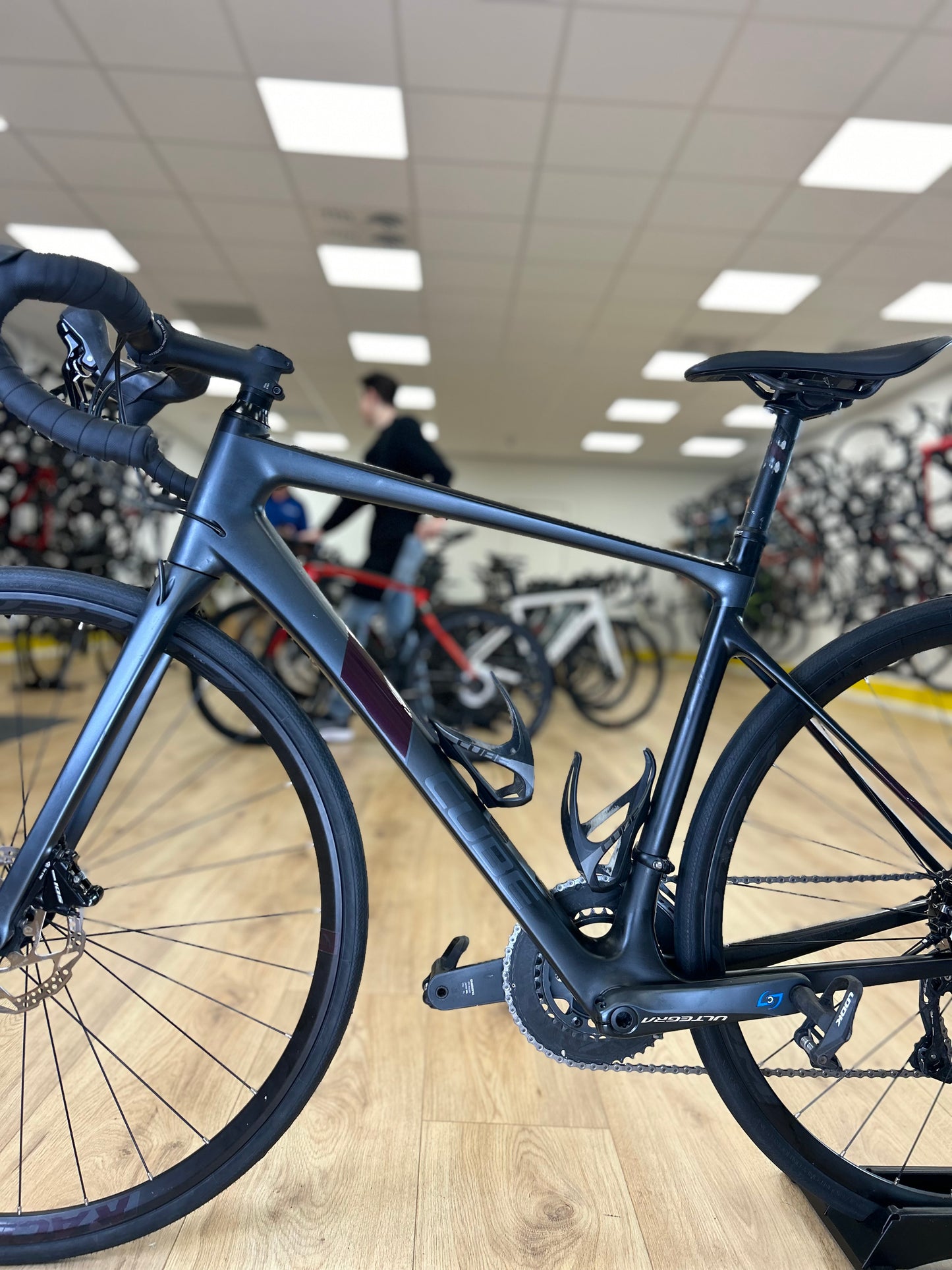 Cube Axial Carbon Disc Racefiets