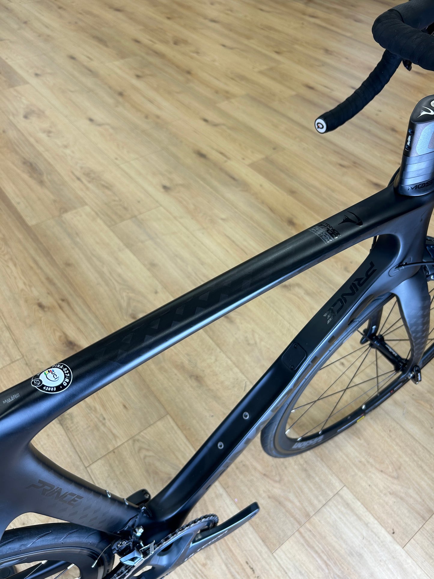 500km Pinarello Prince Carbon Racefiets