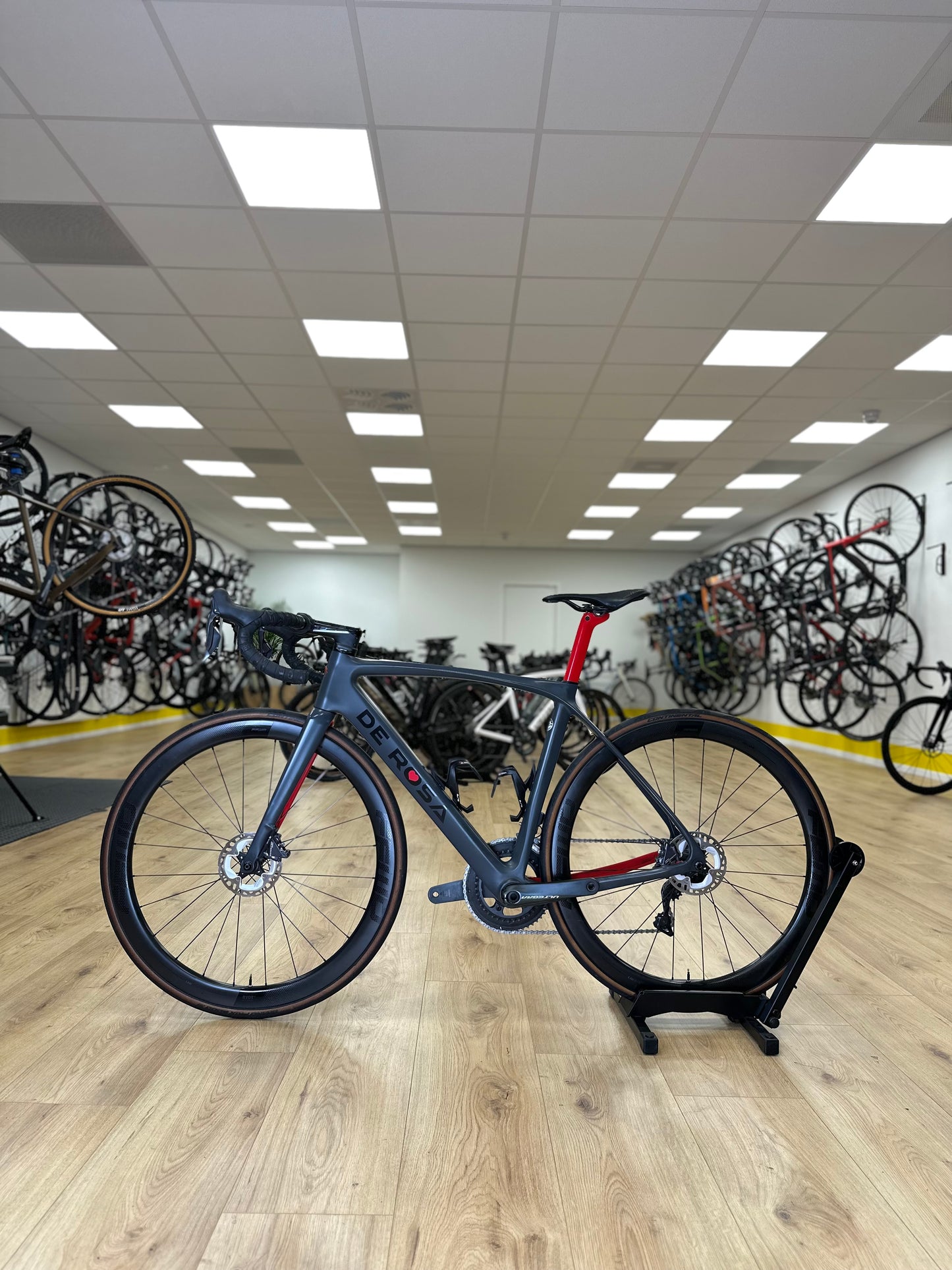 De Rosa Idol Di2 Carbon Disc Racefiets