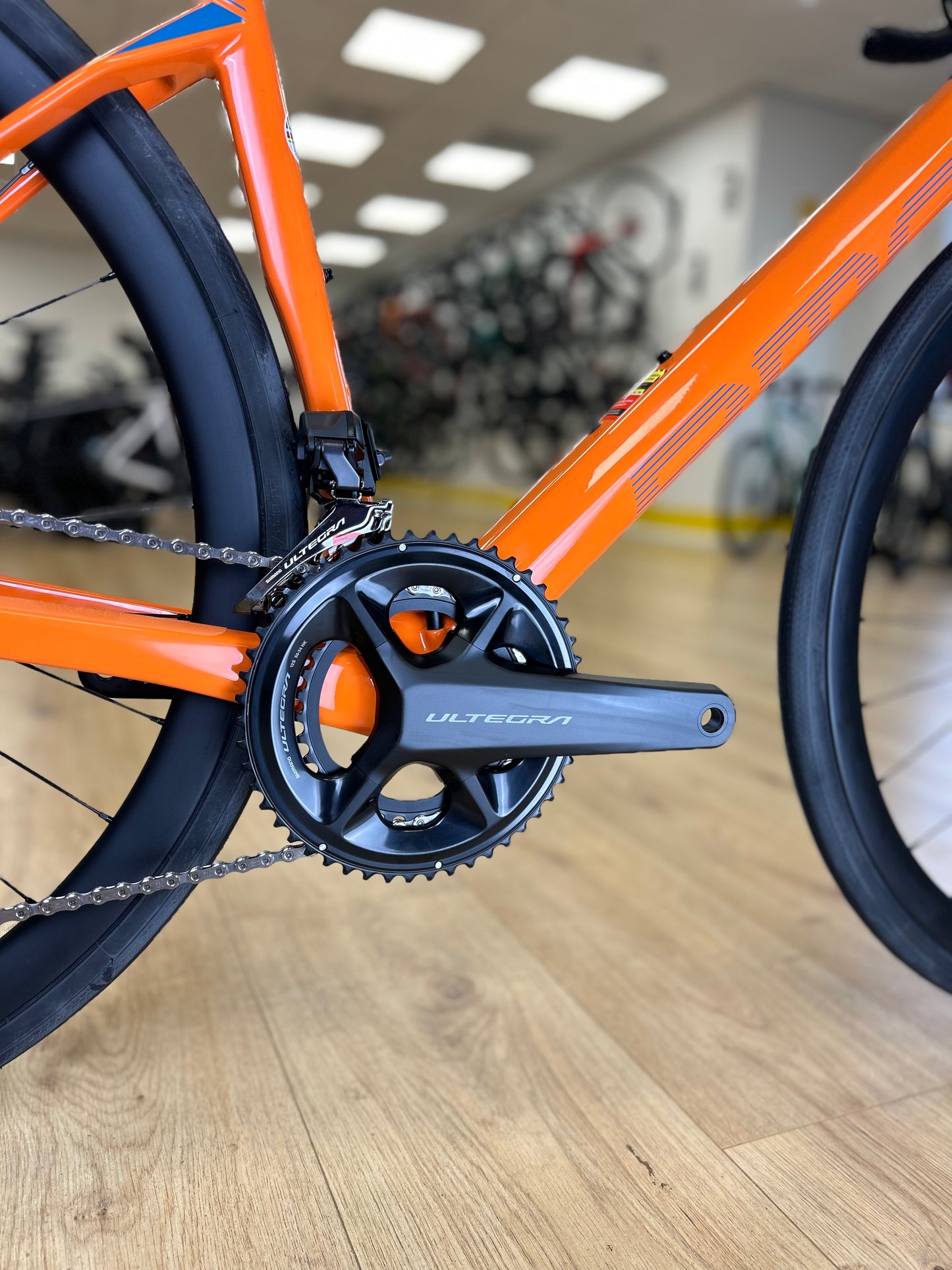 NIEUW BMC RoadMachine One Di2 Carbon Disc Racefiets